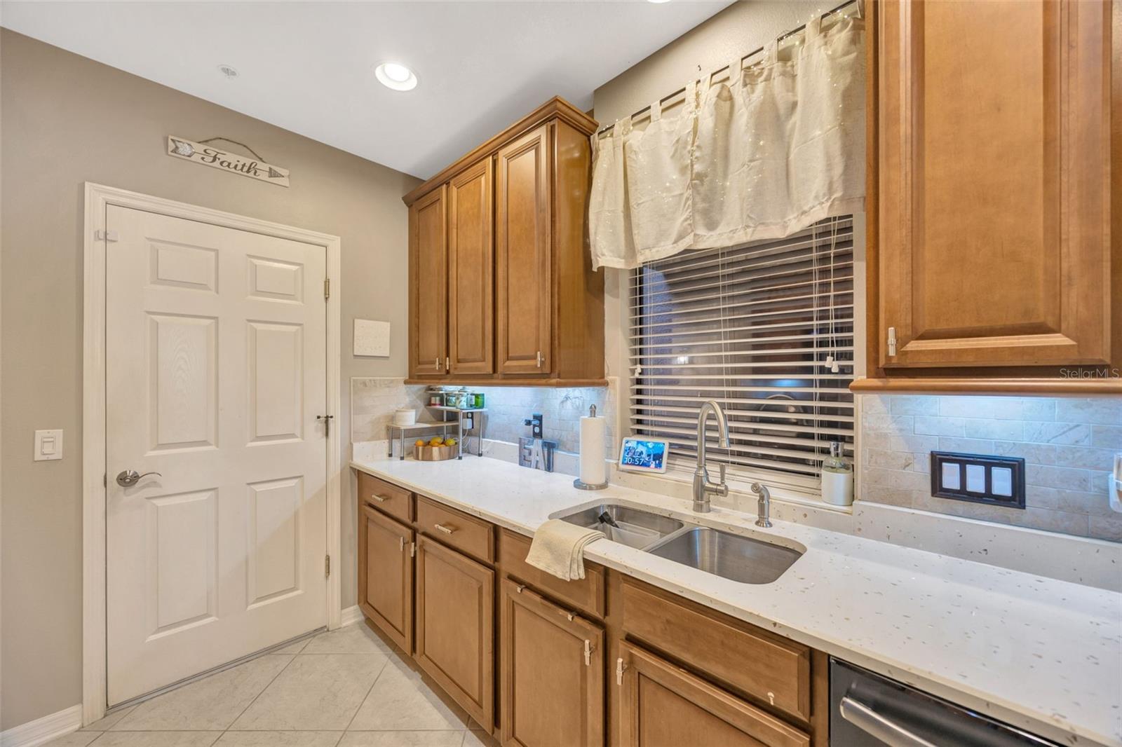 7339 SKYBIRD RD #7339 — photo 15