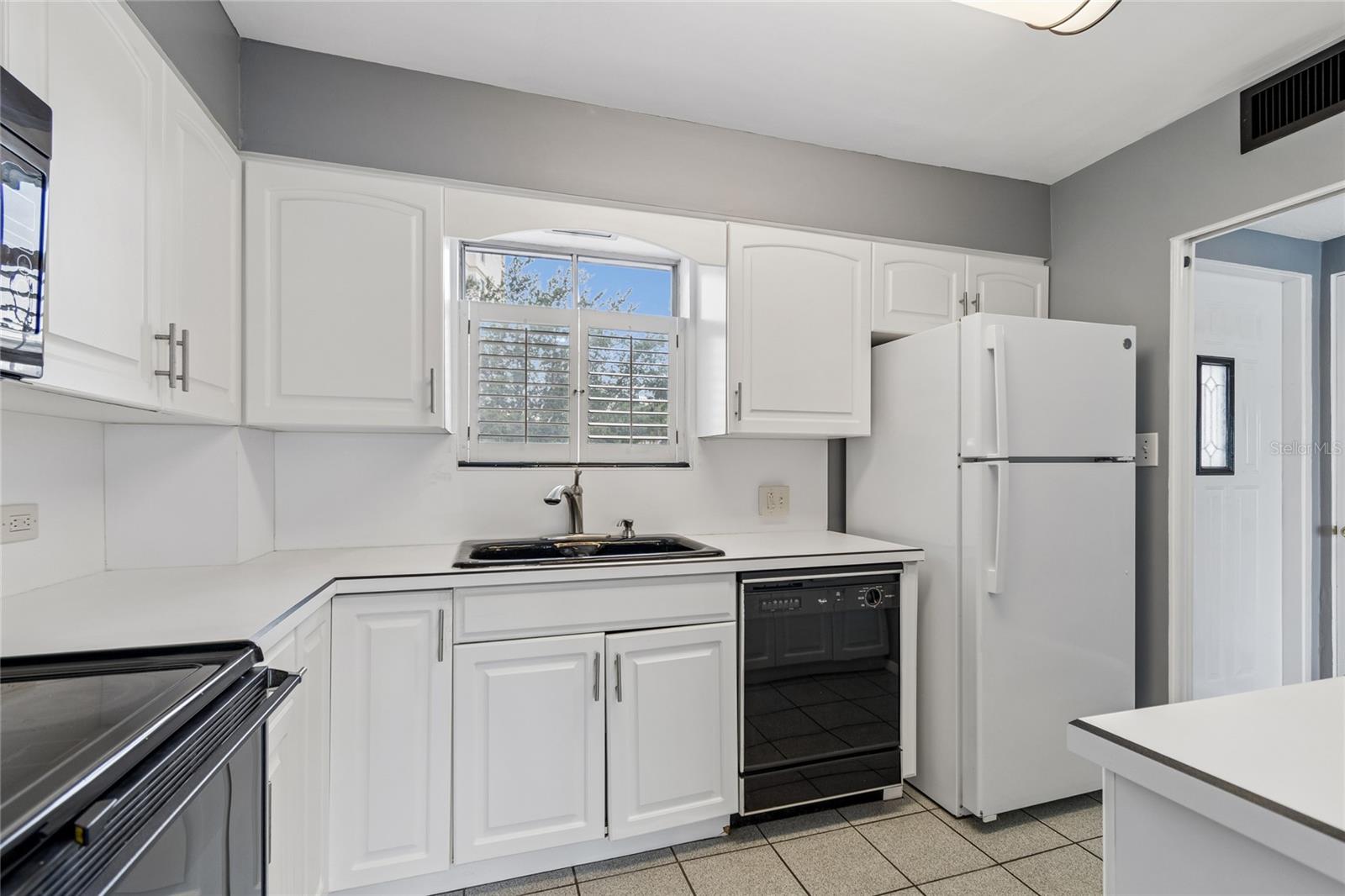 1365 N SNELL ISLE BLVD NE #2E — photo 7
