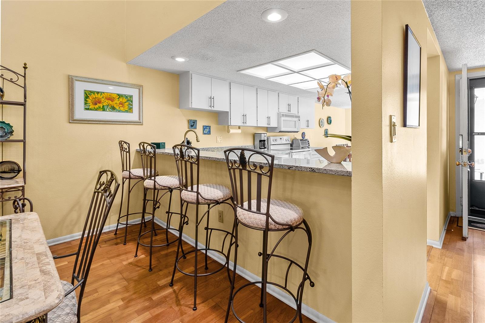 4660 LA JOLLA DR — photo 11