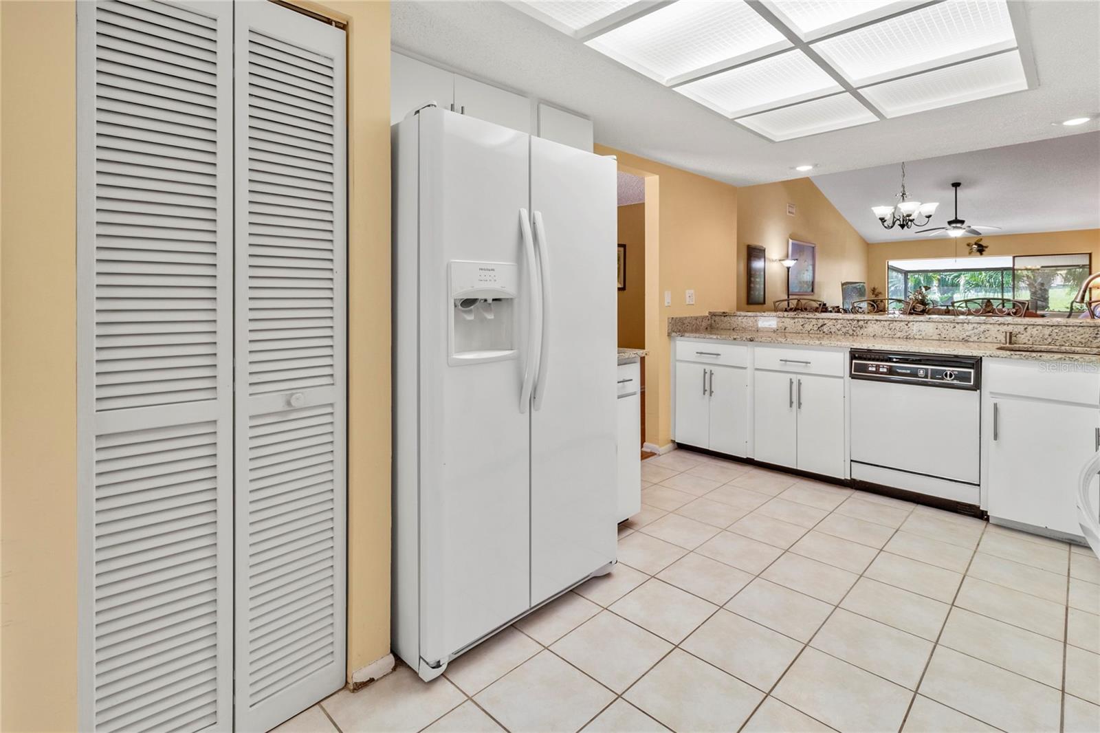 4660 LA JOLLA DR — photo 10