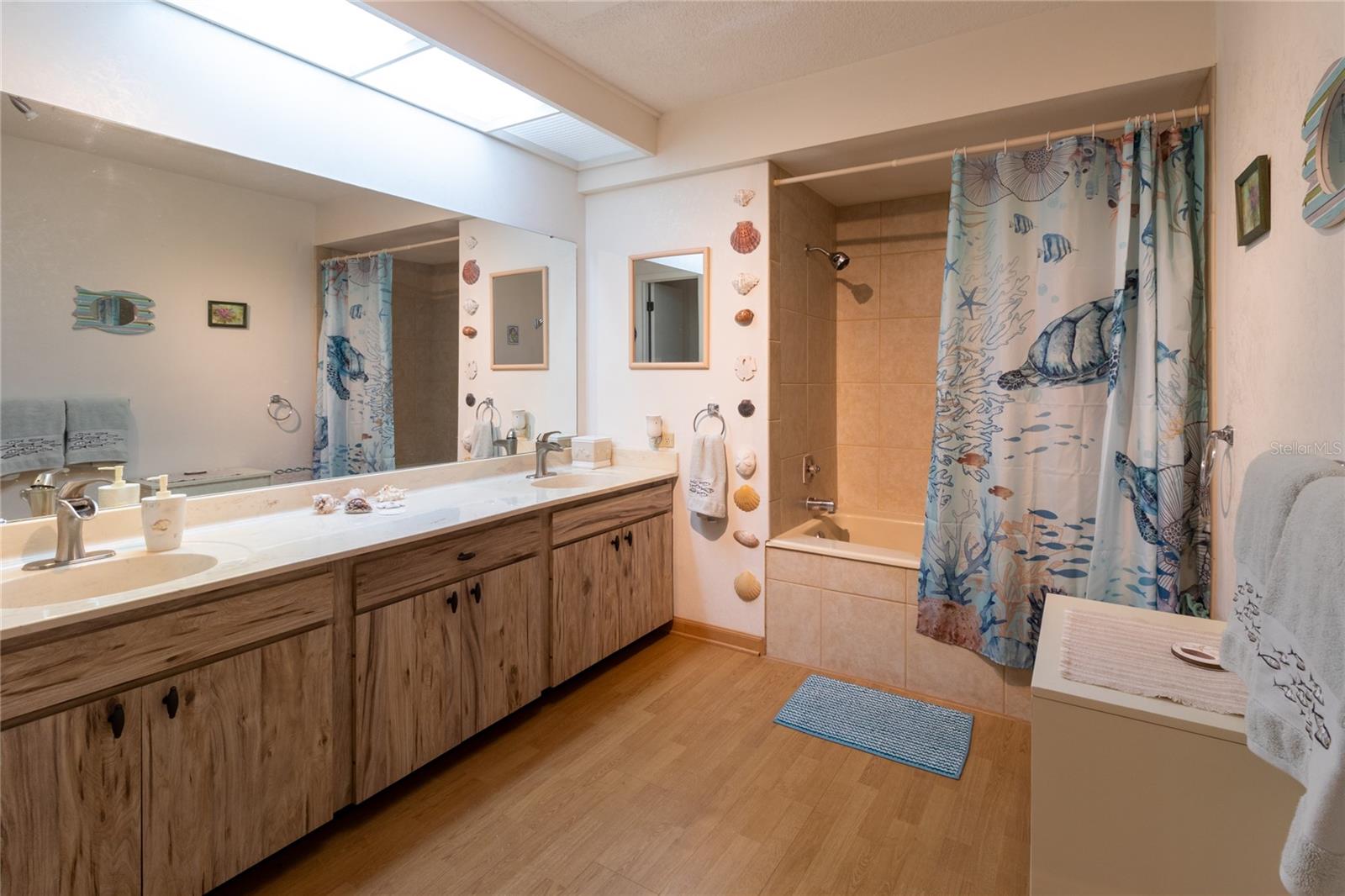4660 LA JOLLA DR — photo 26