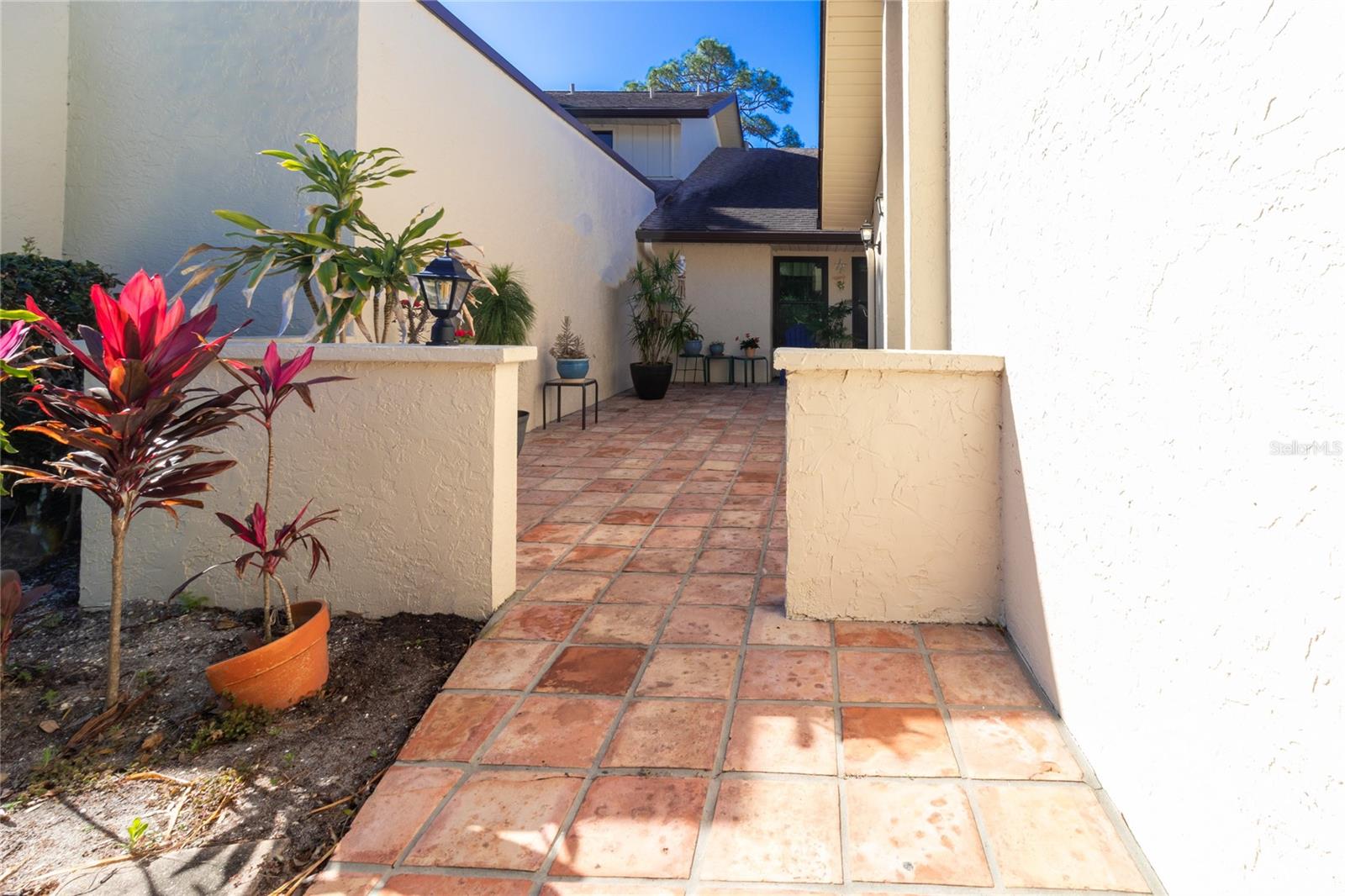 4660 LA JOLLA DR — photo 3