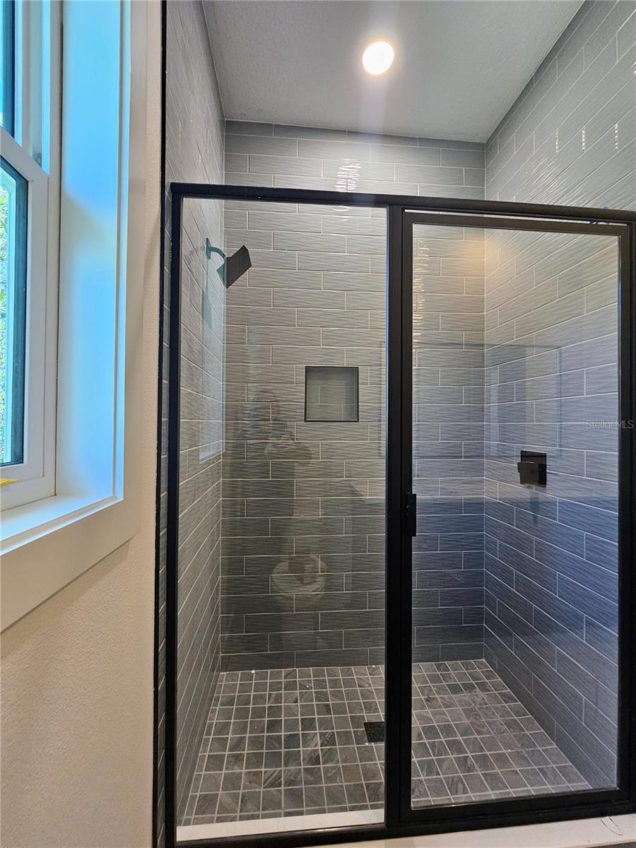 760 SEAVIEW DR — photo 11