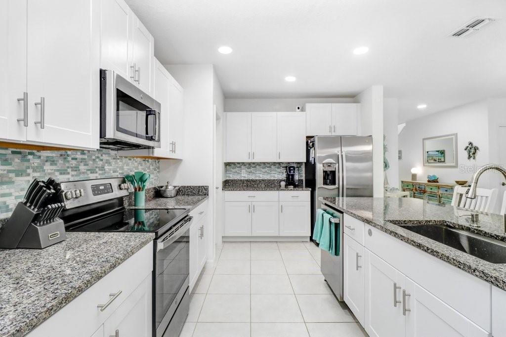 11099 RADIANT SHORE LOOP — photo 9
