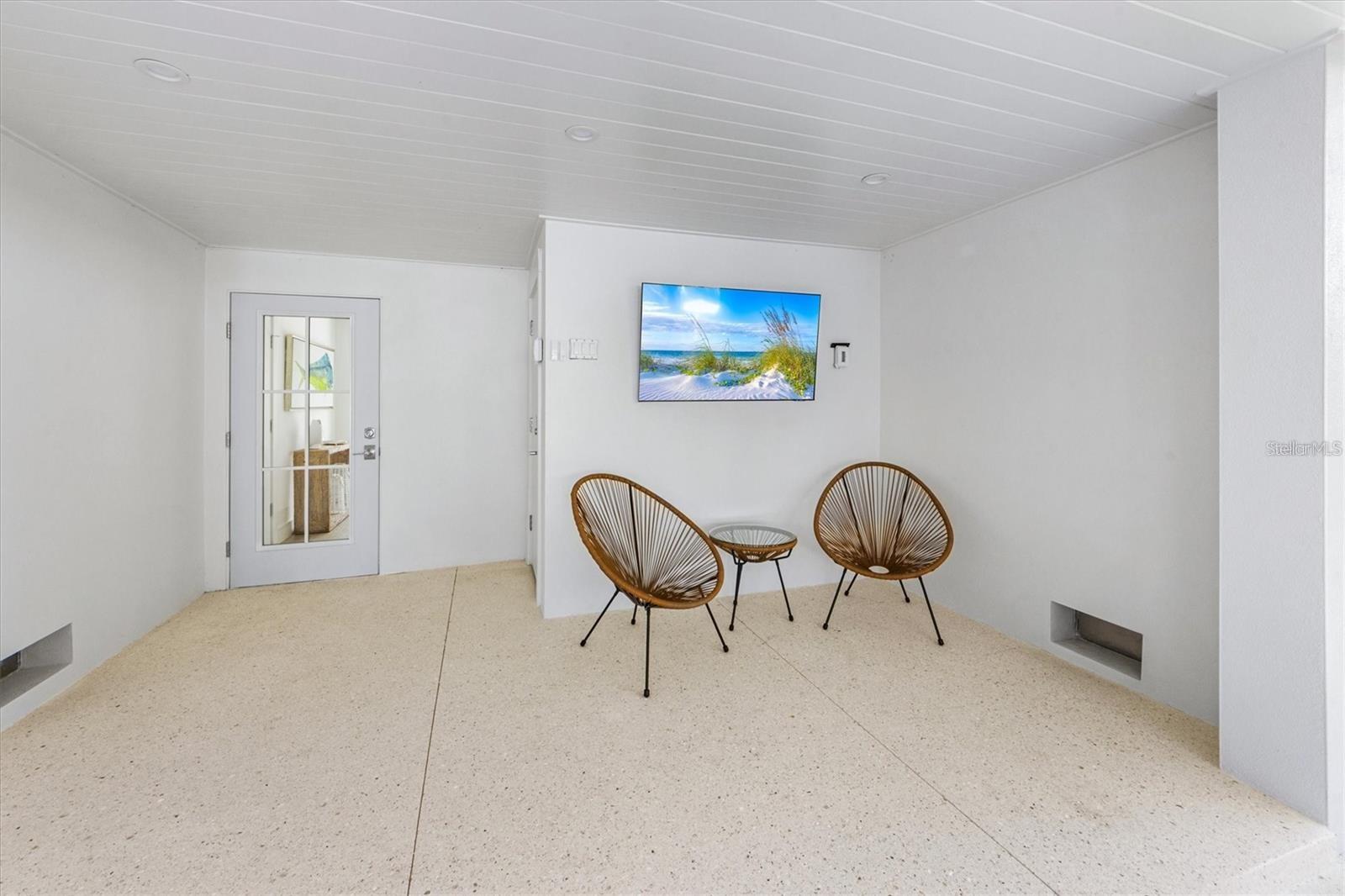 764 JACARANDA RD — photo 36