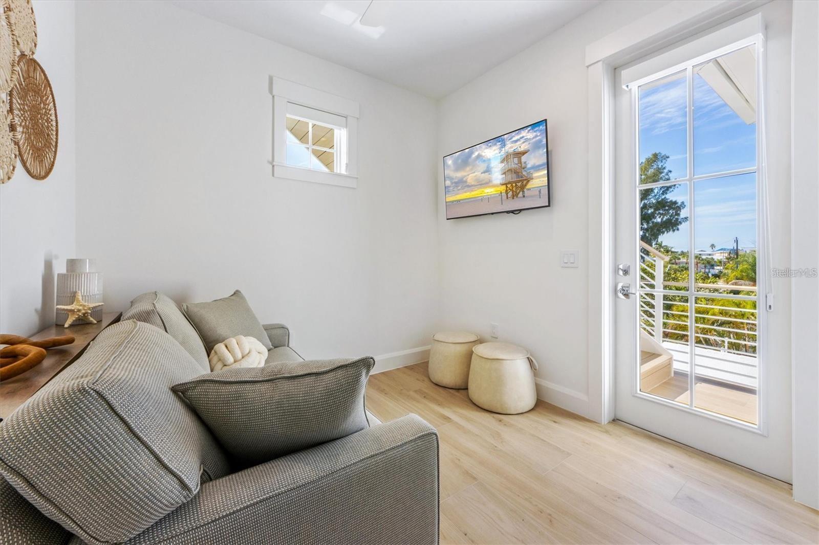 764 JACARANDA RD — photo 21