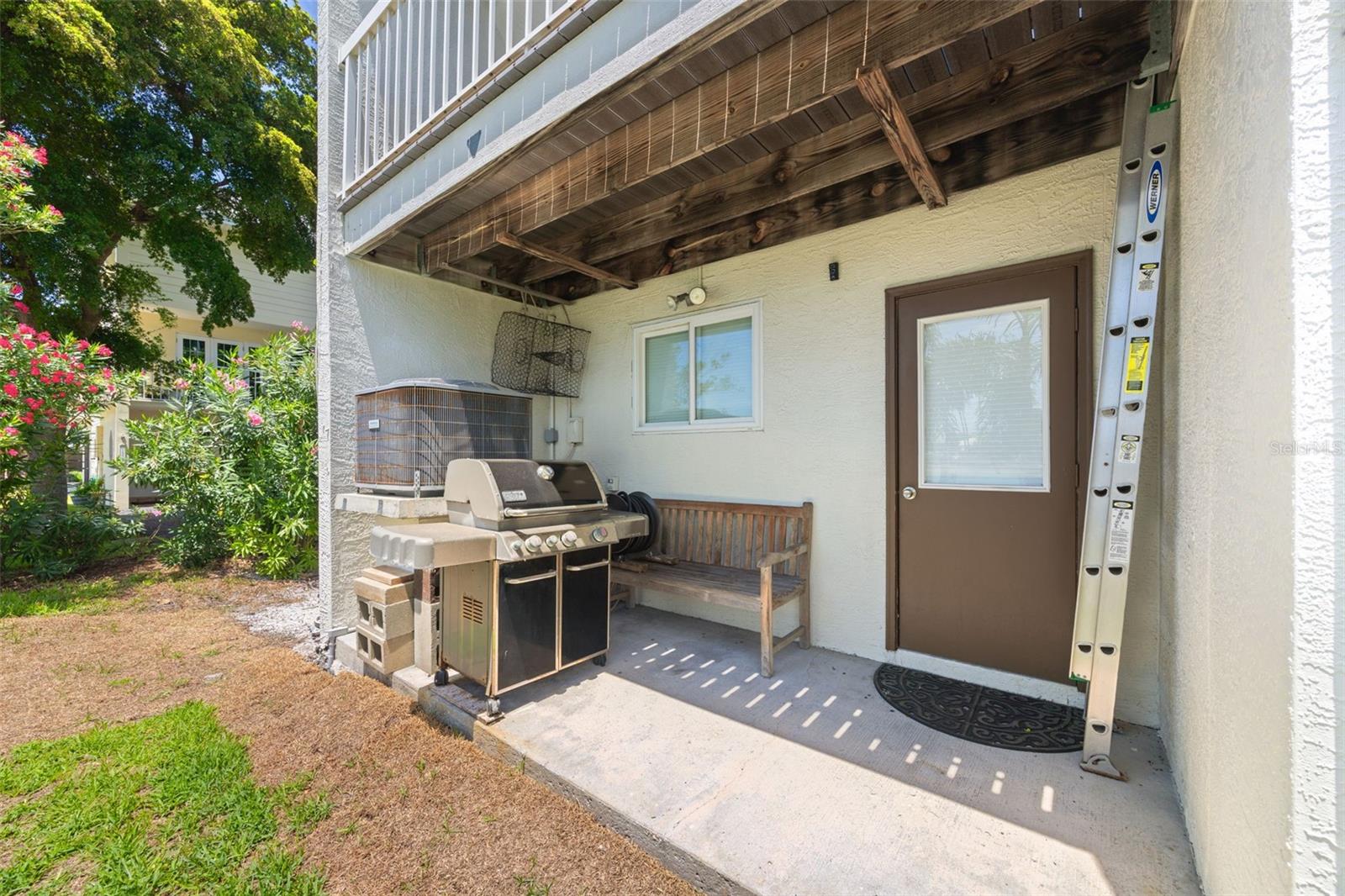 367 MADEIRA CIR — photo 40