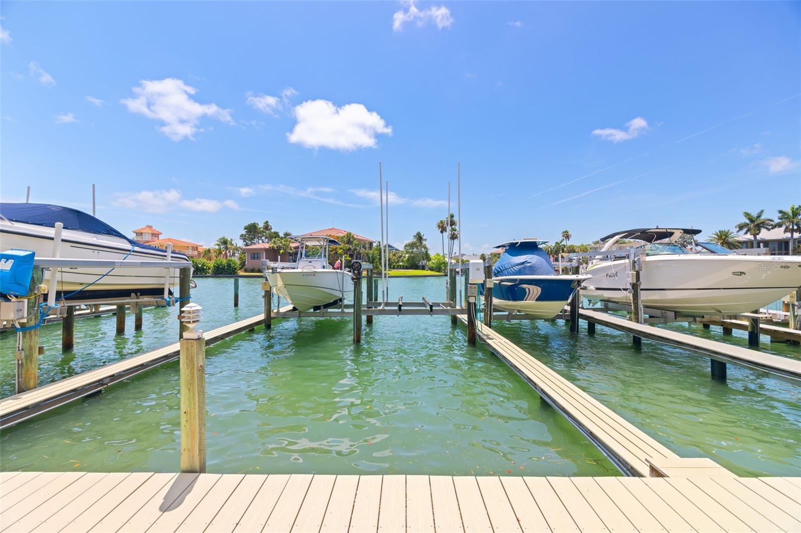 367 MADEIRA CIR — photo 42