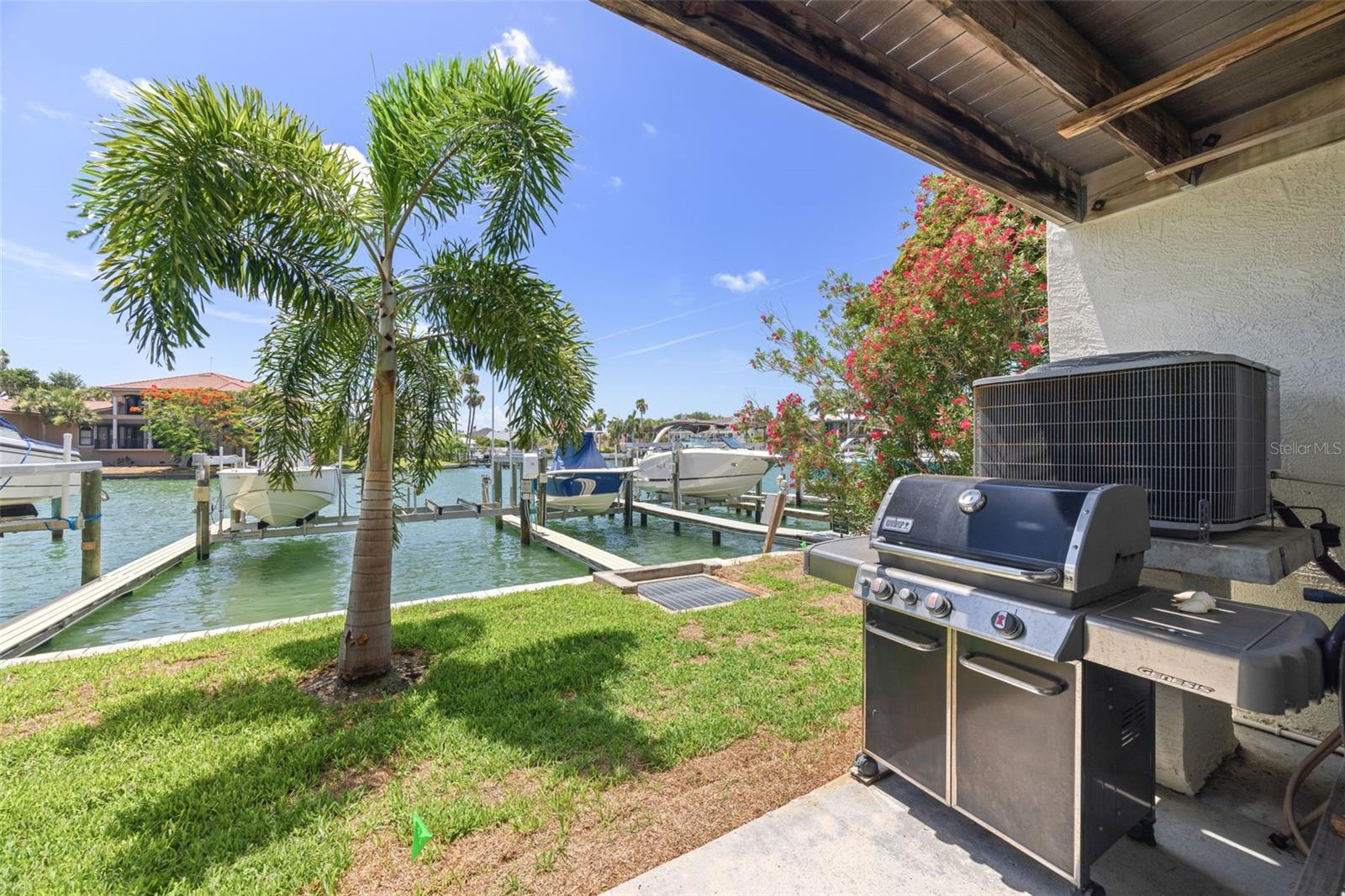 367 MADEIRA CIR — photo 39