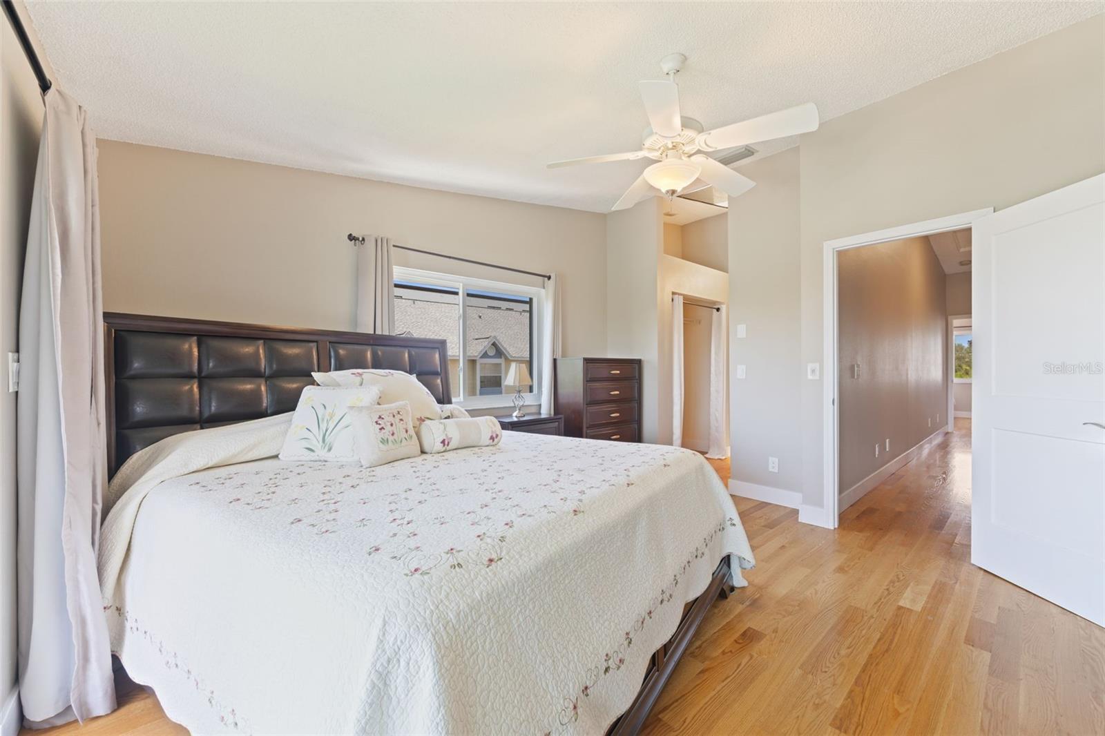 367 MADEIRA CIR — photo 26