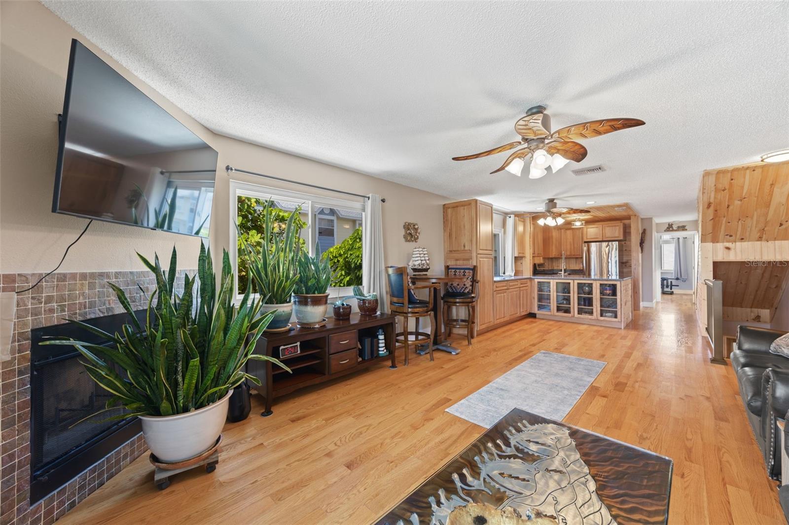367 MADEIRA CIR — photo 16