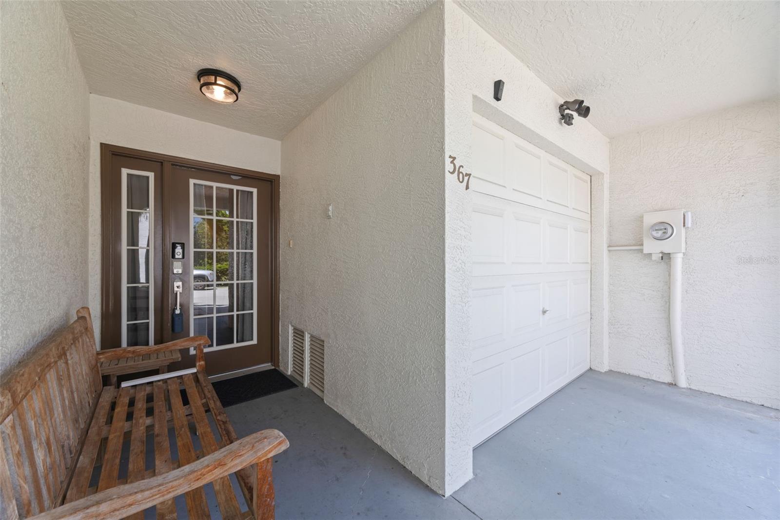 367 MADEIRA CIR — photo 6