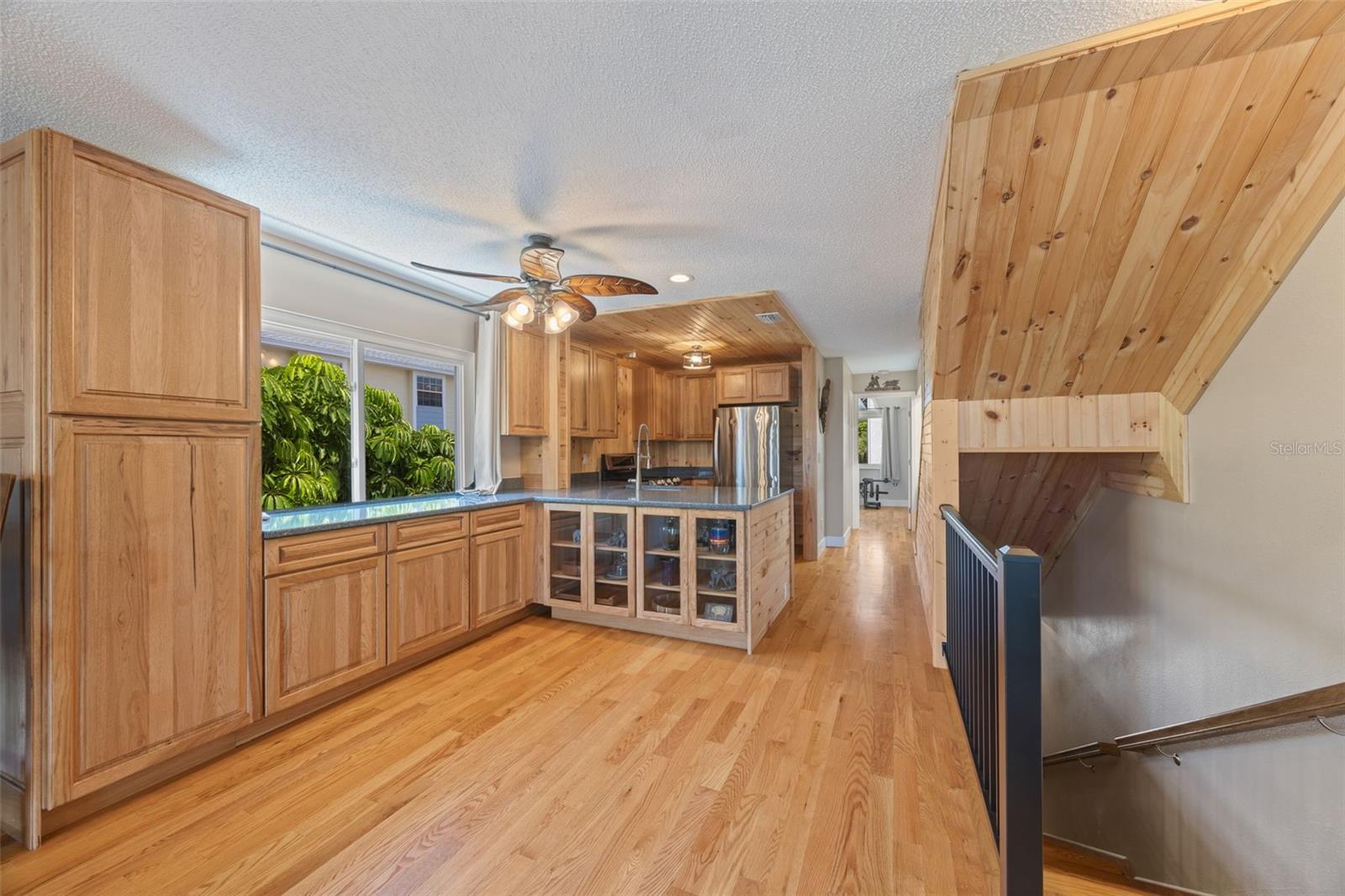367 MADEIRA CIR — photo 8