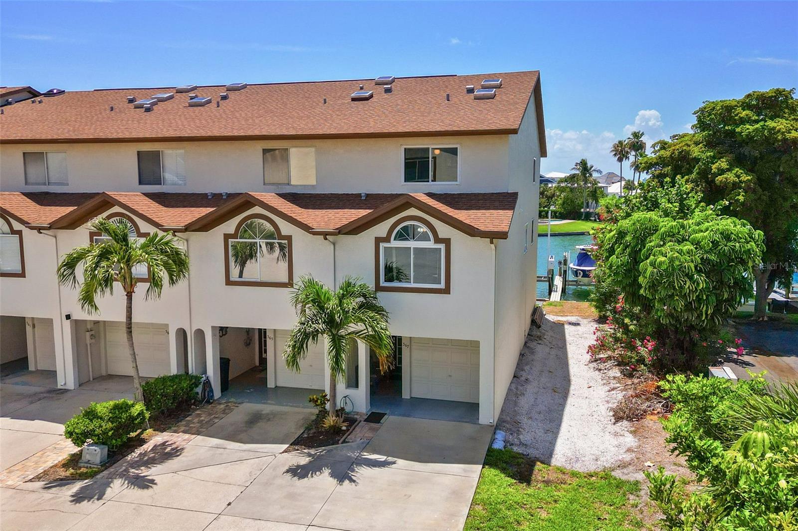 367 MADEIRA CIR — photo 4