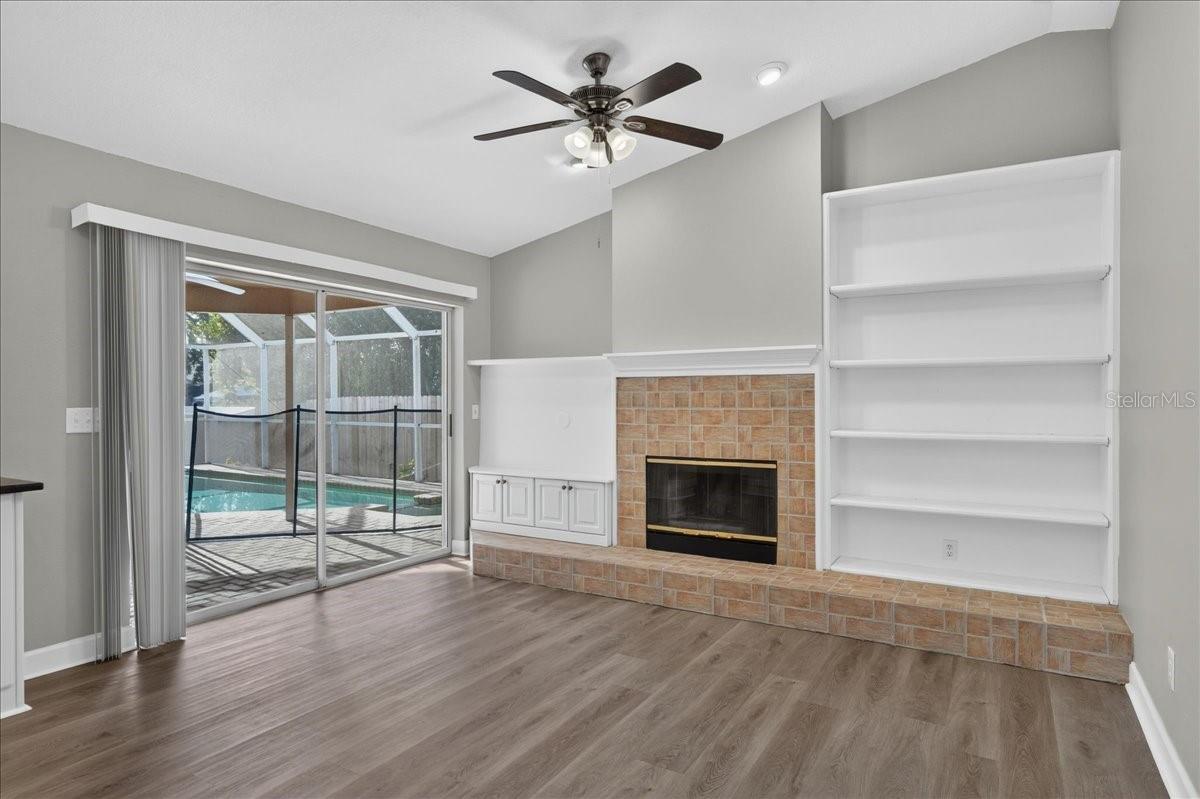 854 CHRISTINA CIR — photo 17