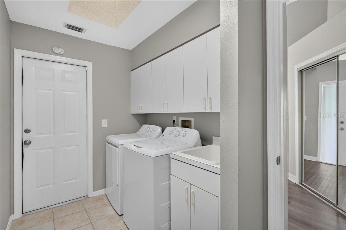 854 CHRISTINA CIR — photo 33