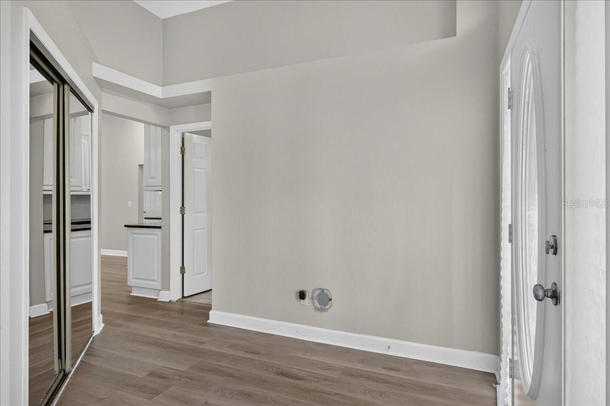 854 CHRISTINA CIR — photo 4