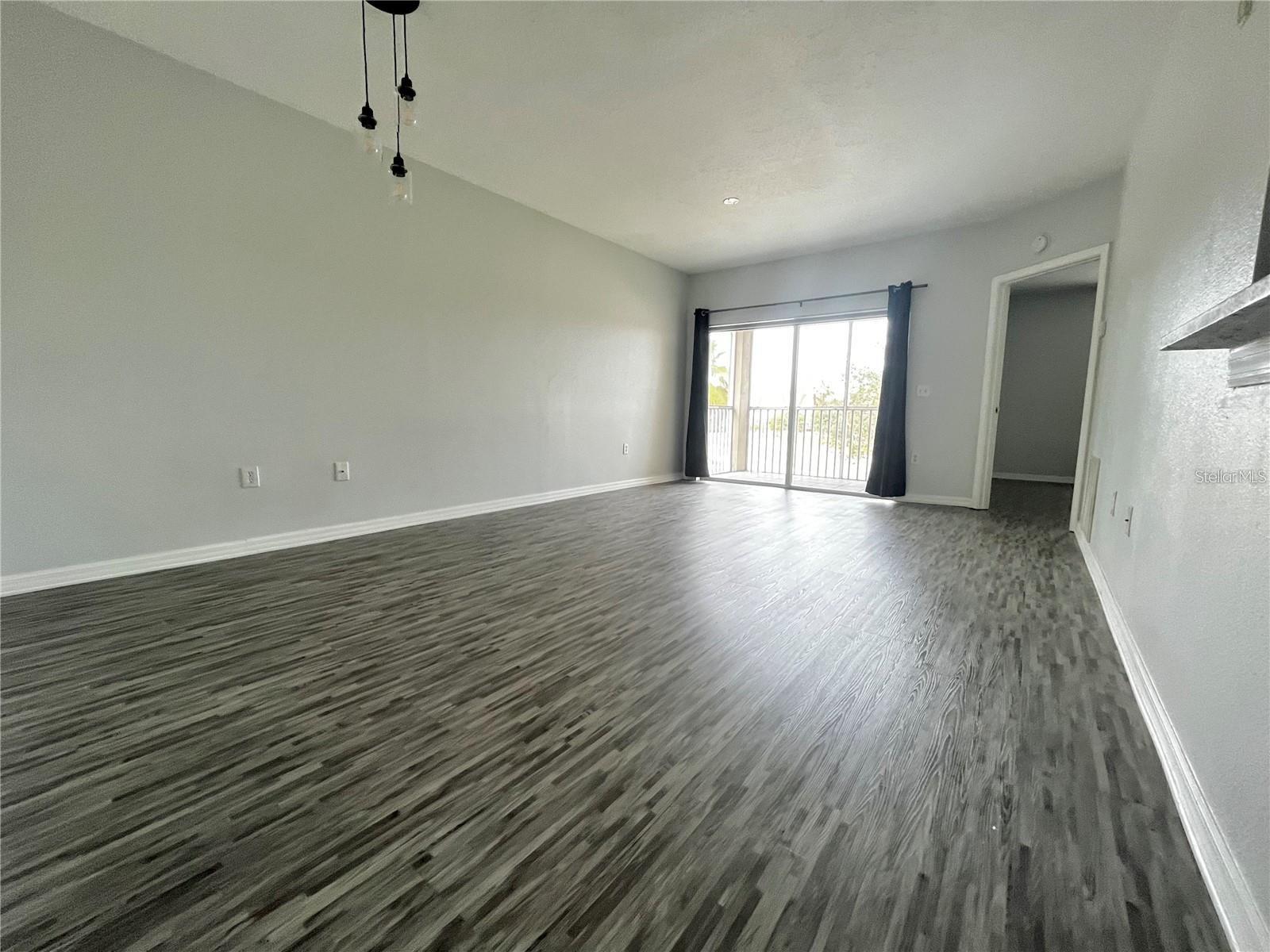 6011 SKYDALE WAY #201 — photo 9