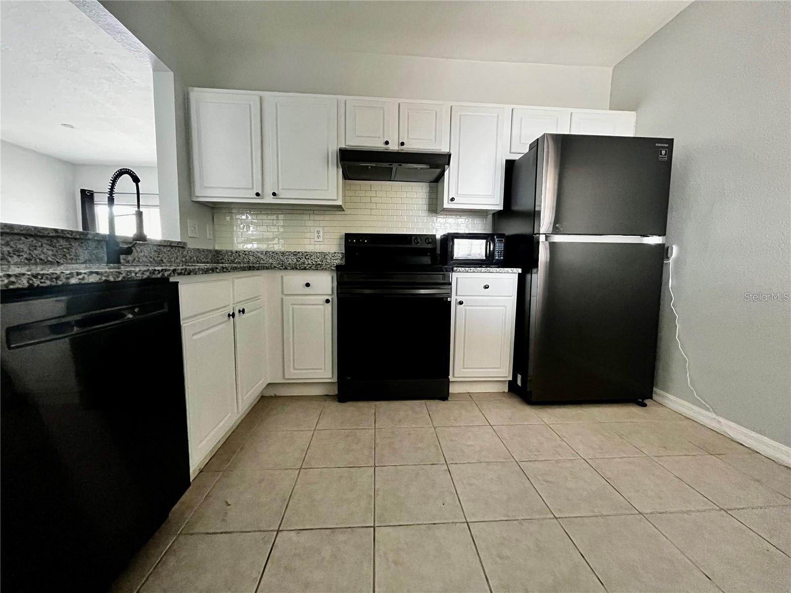 6011 SKYDALE WAY #201 — photo 4