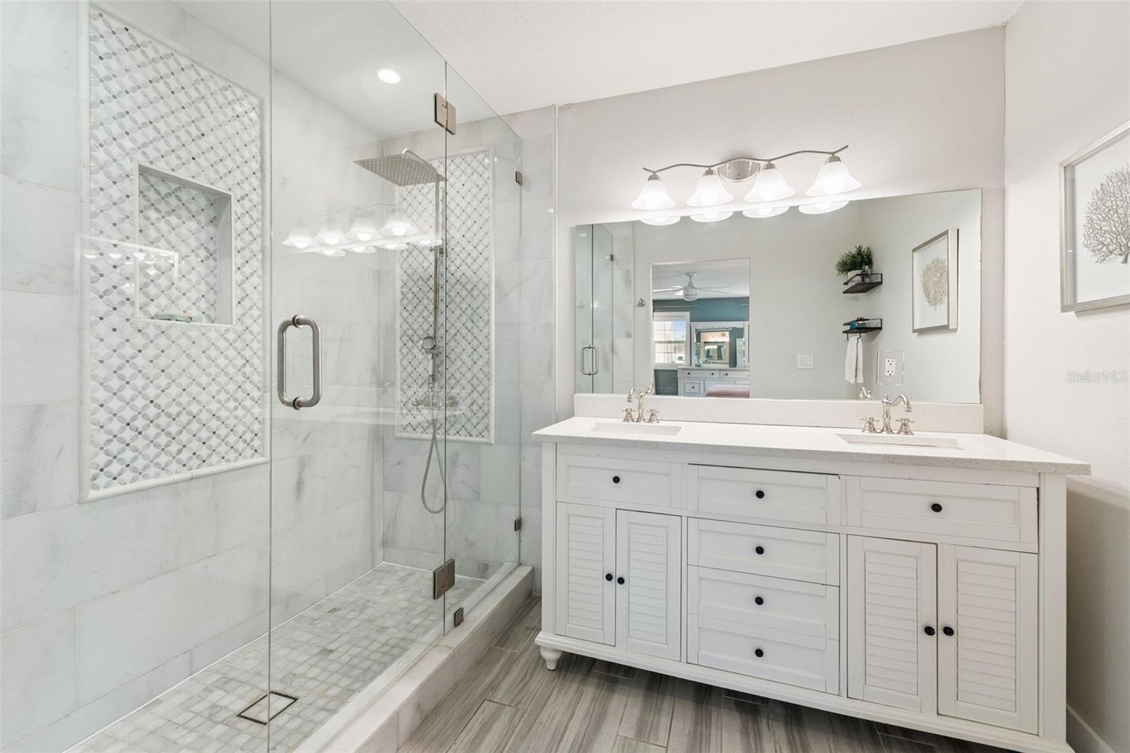 302 W COMANCHE AVE — photo 12