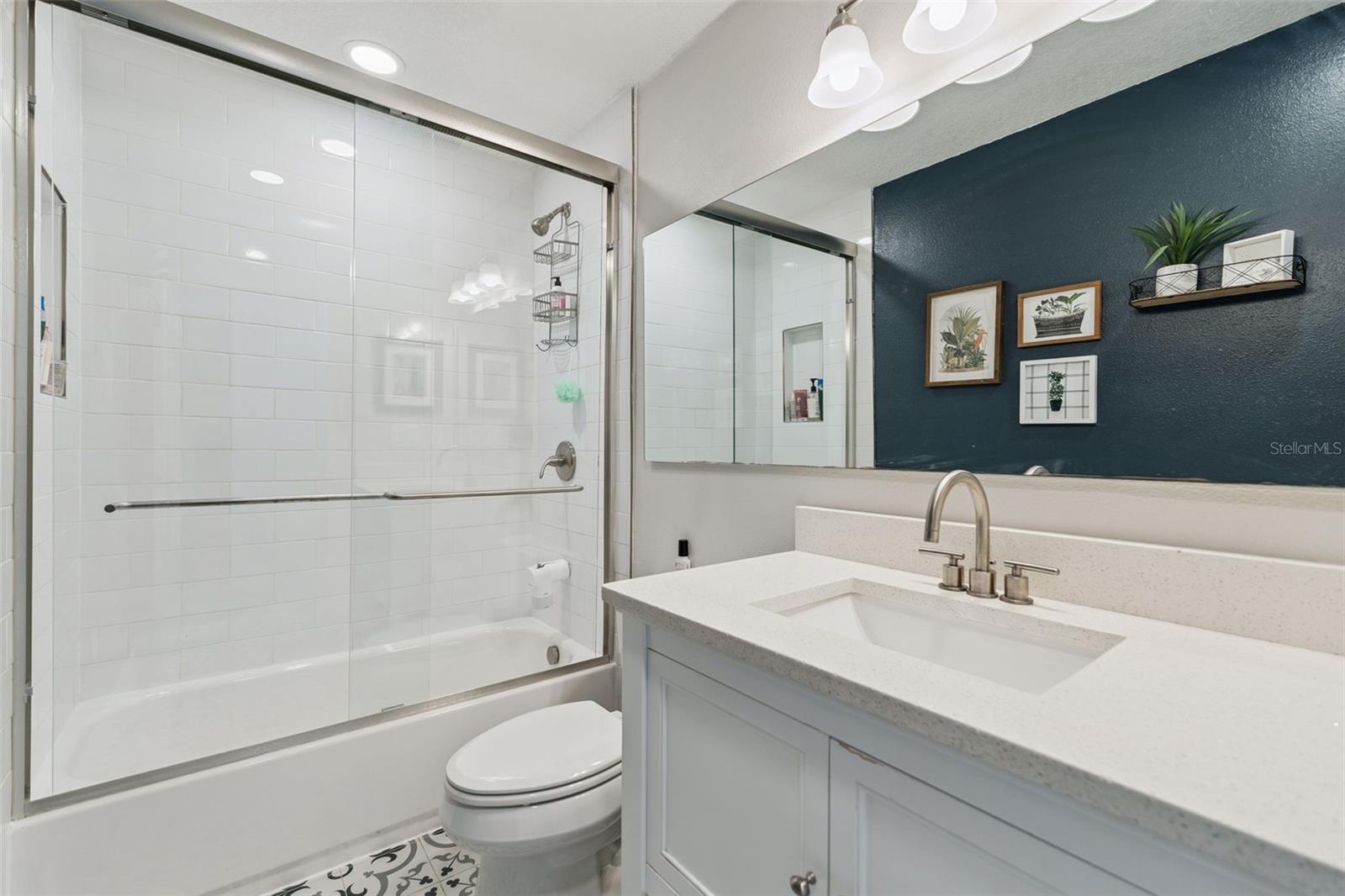 302 W COMANCHE AVE — photo 15