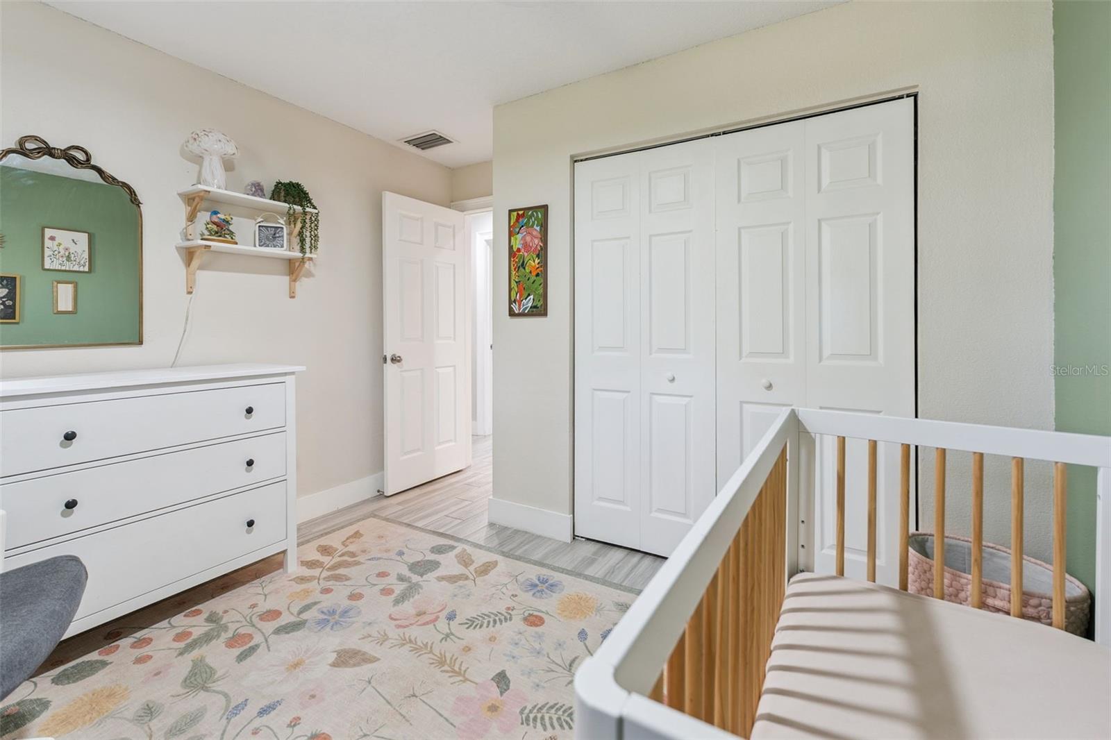 302 W COMANCHE AVE — photo 17