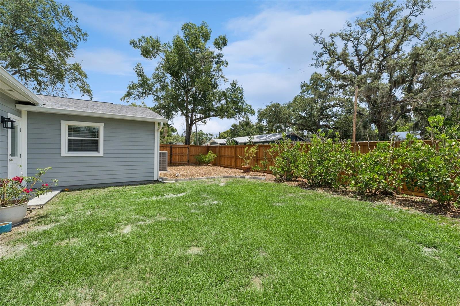 302 W COMANCHE AVE — photo 31