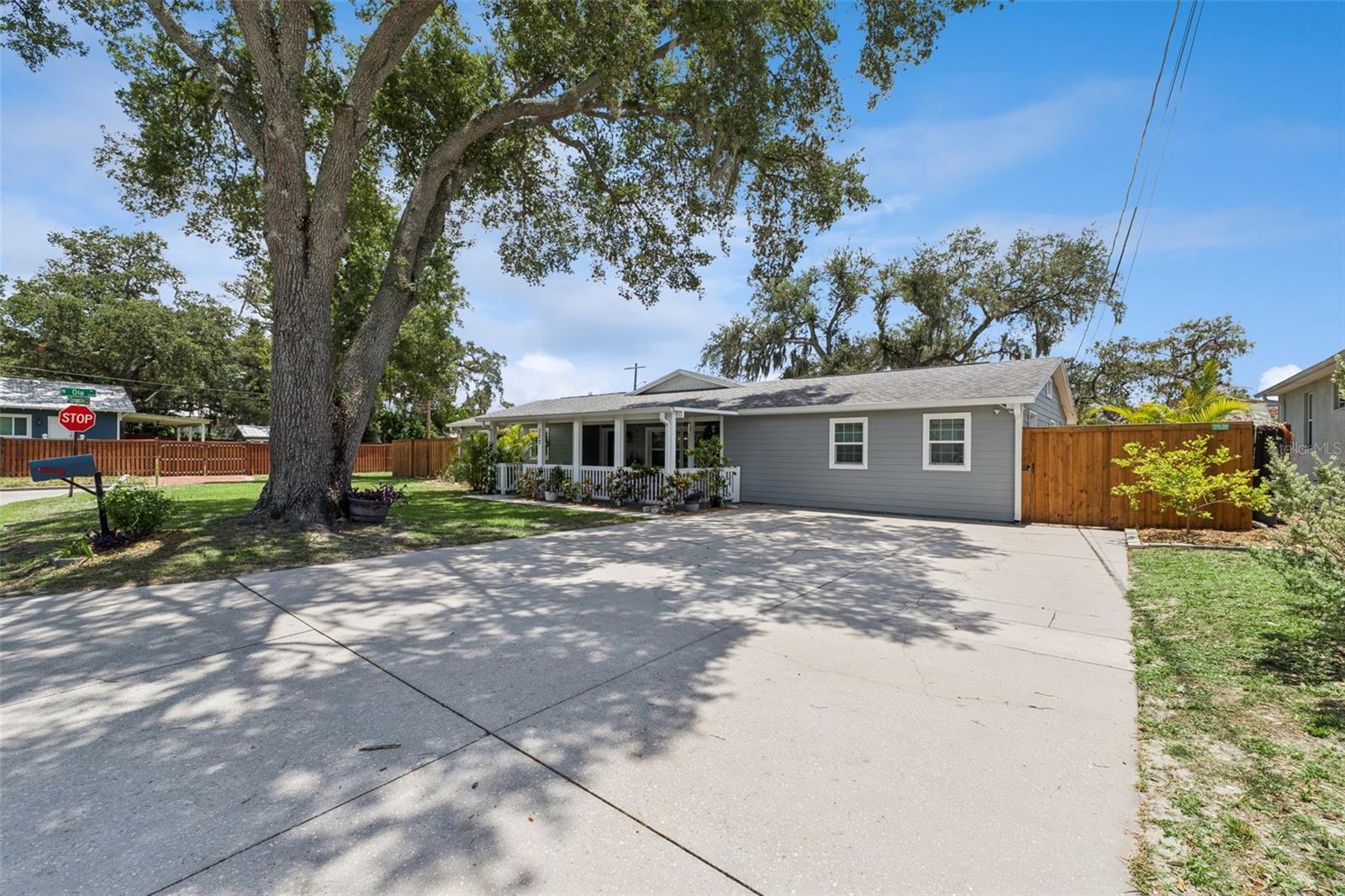 302 W COMANCHE AVE — photo 33