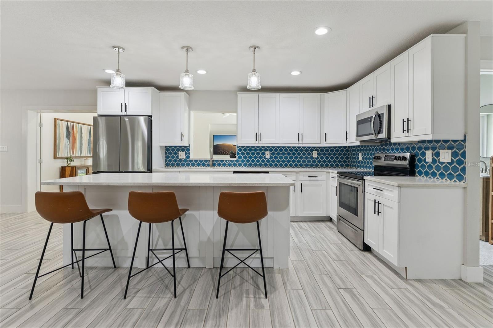 302 W COMANCHE AVE — photo 6