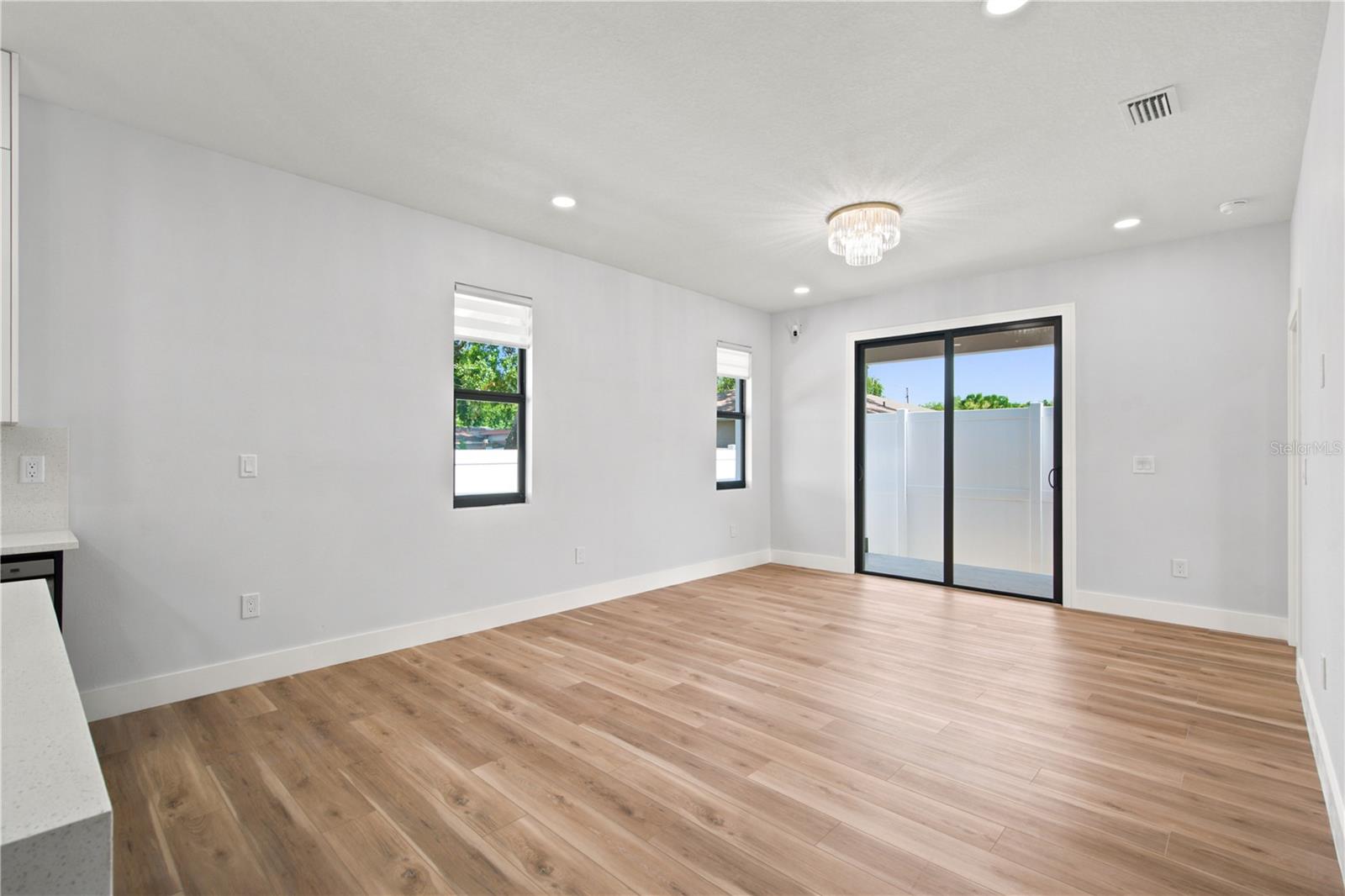 1121 ENGMAN ST — photo 14