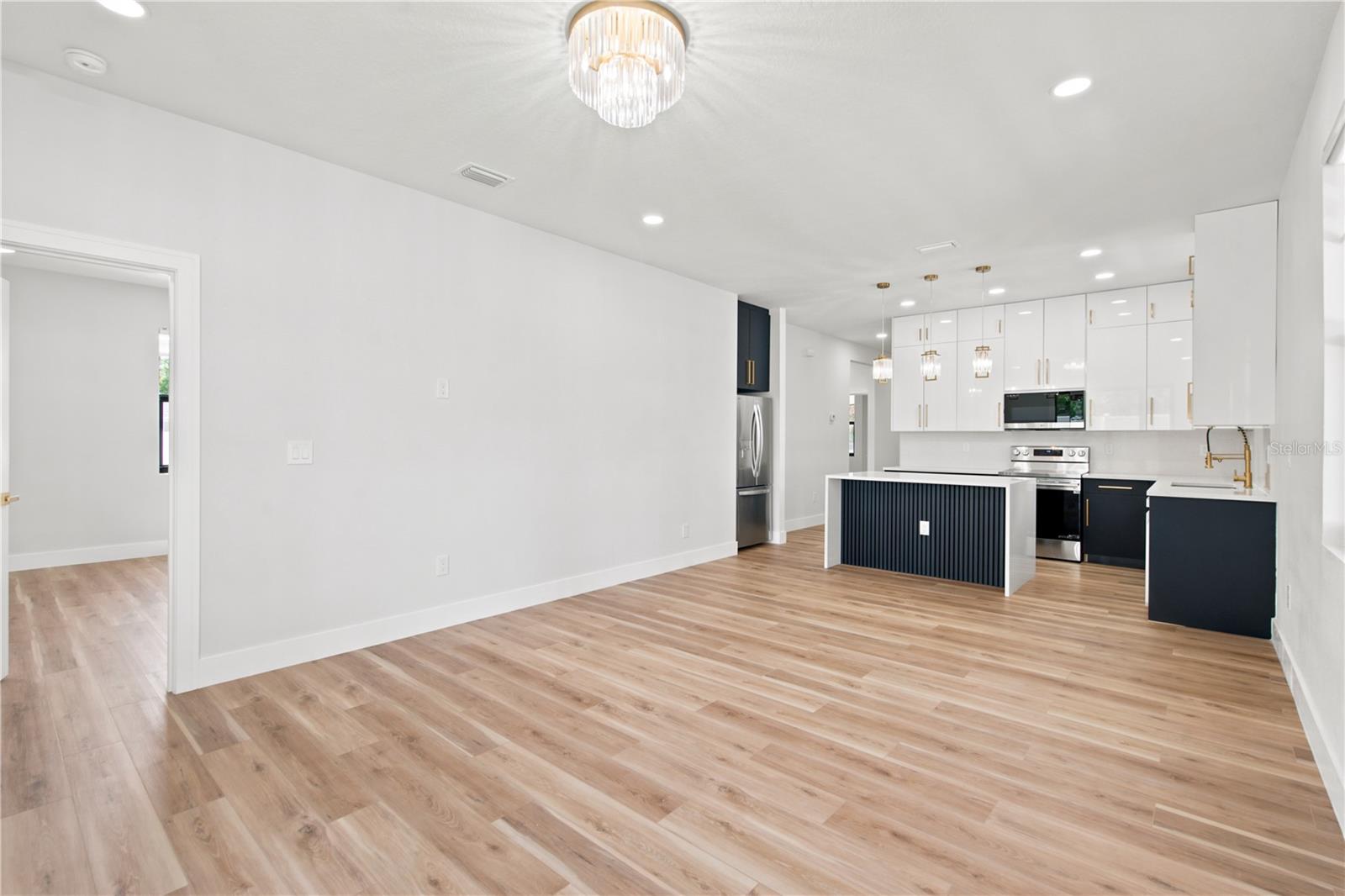 1121 ENGMAN ST — photo 12