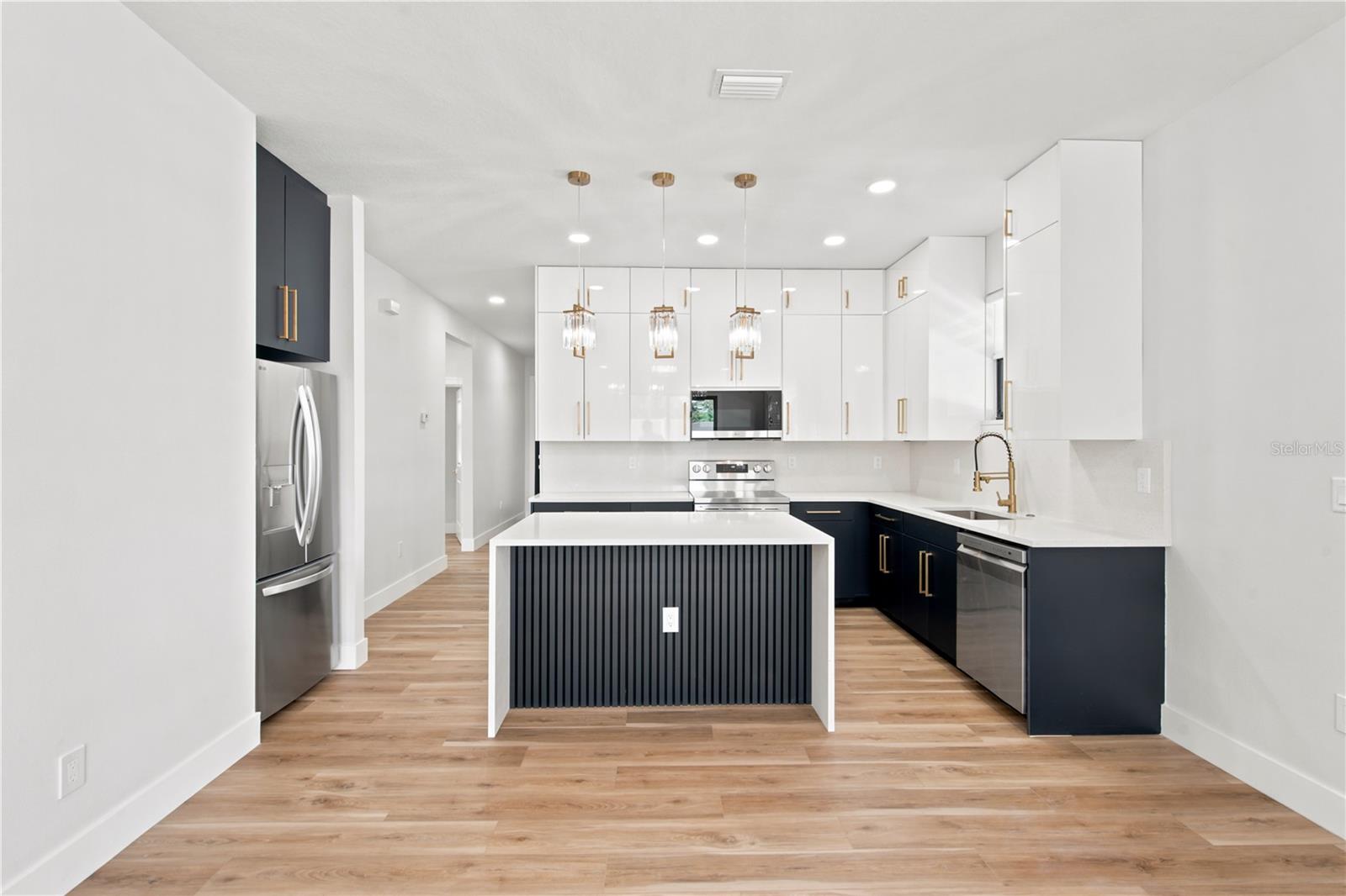 1121 ENGMAN ST — photo 7