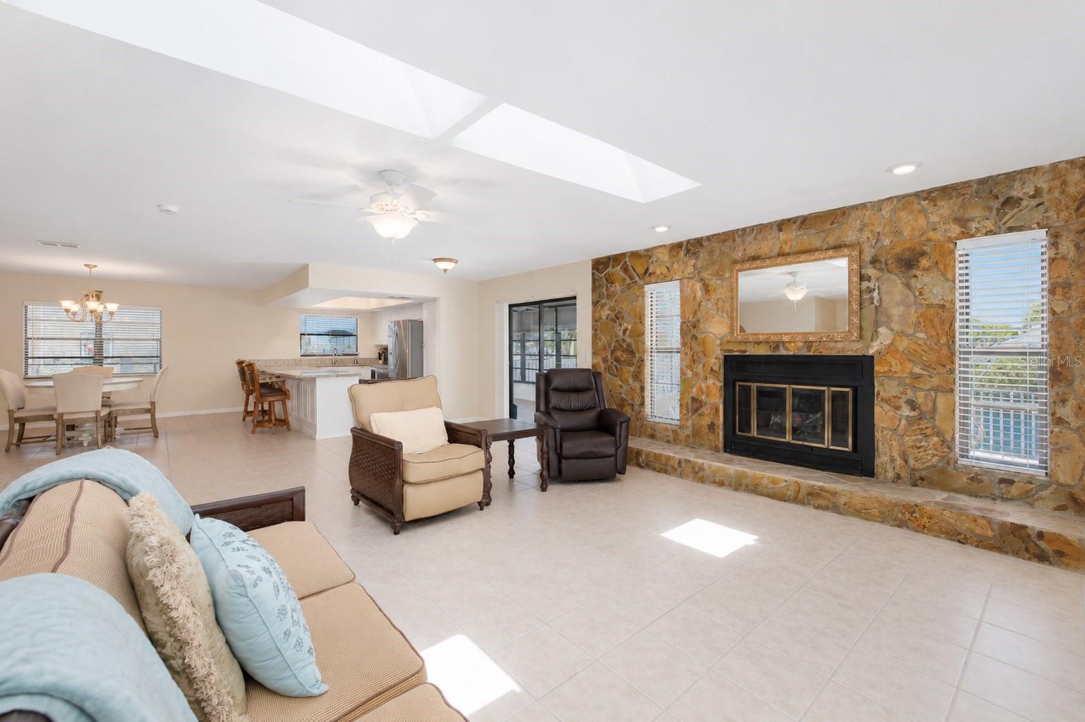13525 CLAUDIA DR — photo 28