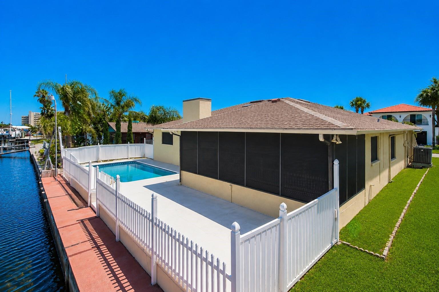 13525 CLAUDIA DR — photo 10