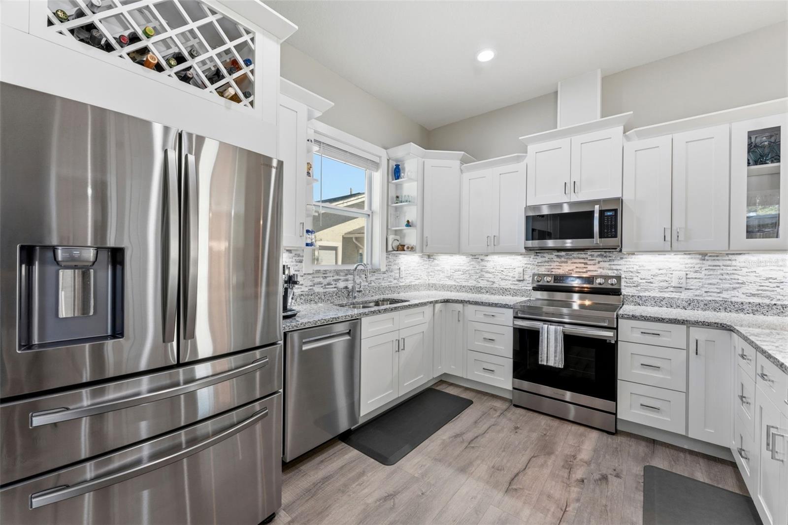112 W SLIGH AVE — photo 12