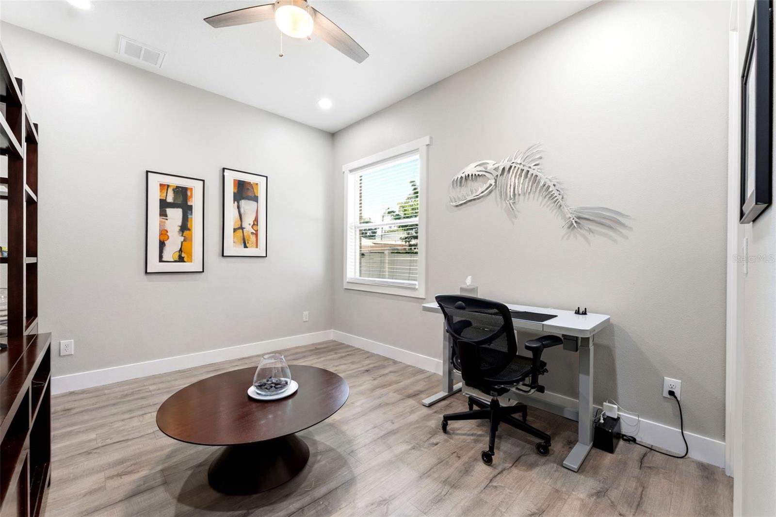 112 W SLIGH AVE — photo 15