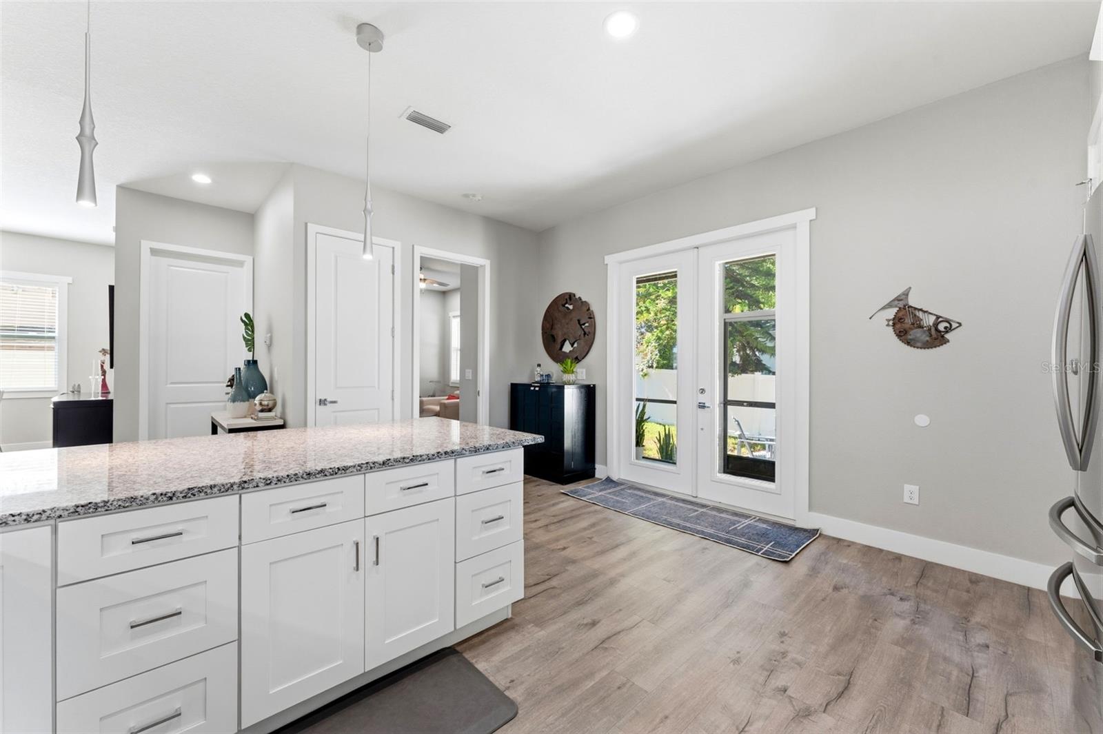 112 W SLIGH AVE — photo 14
