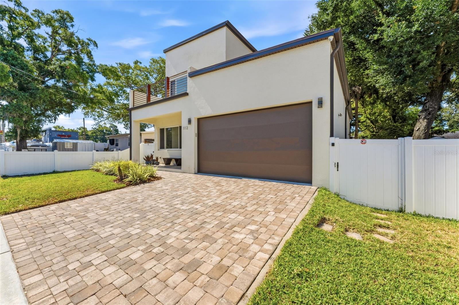 112 W SLIGH AVE — photo 4