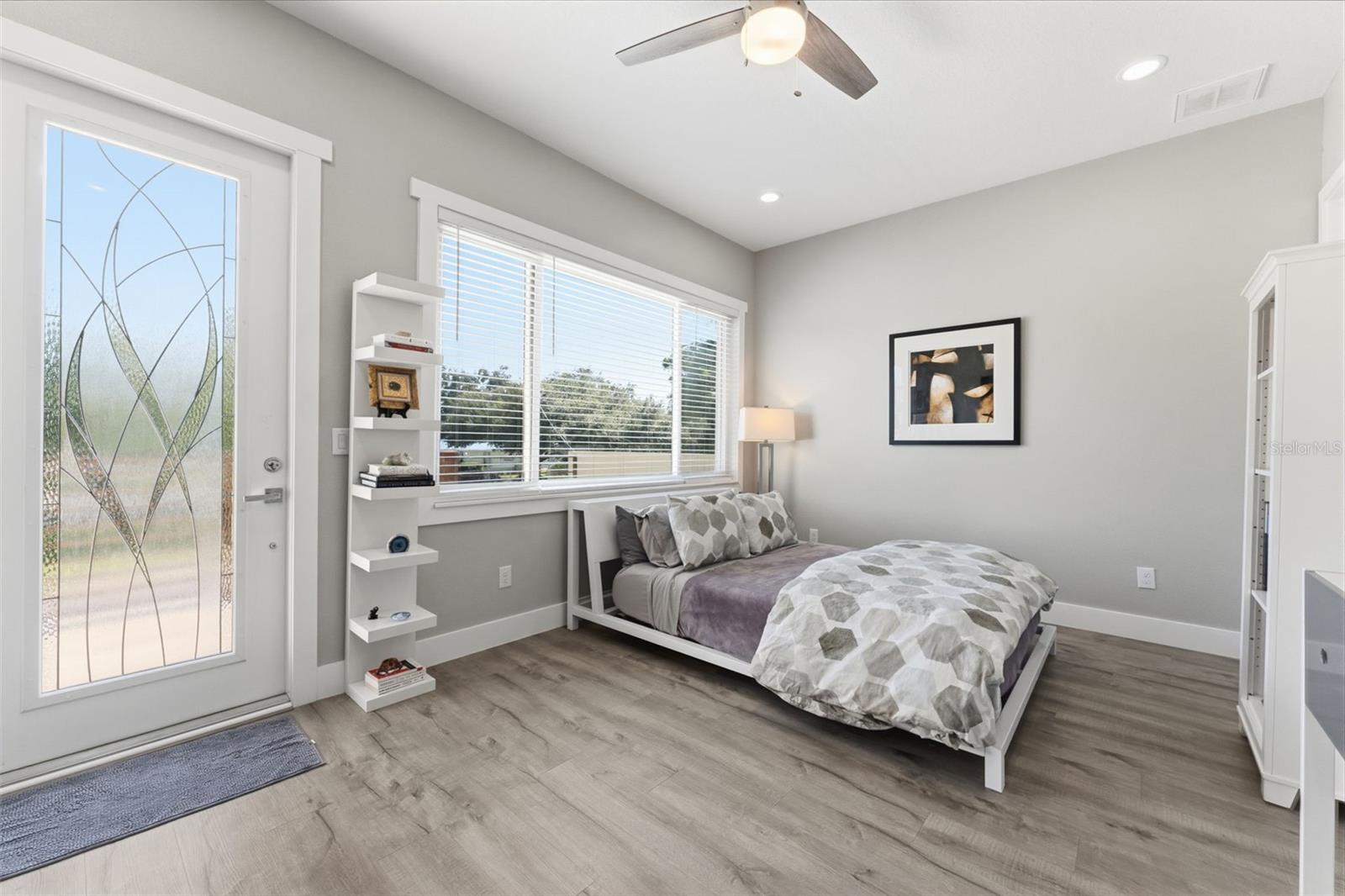112 W SLIGH AVE — photo 24