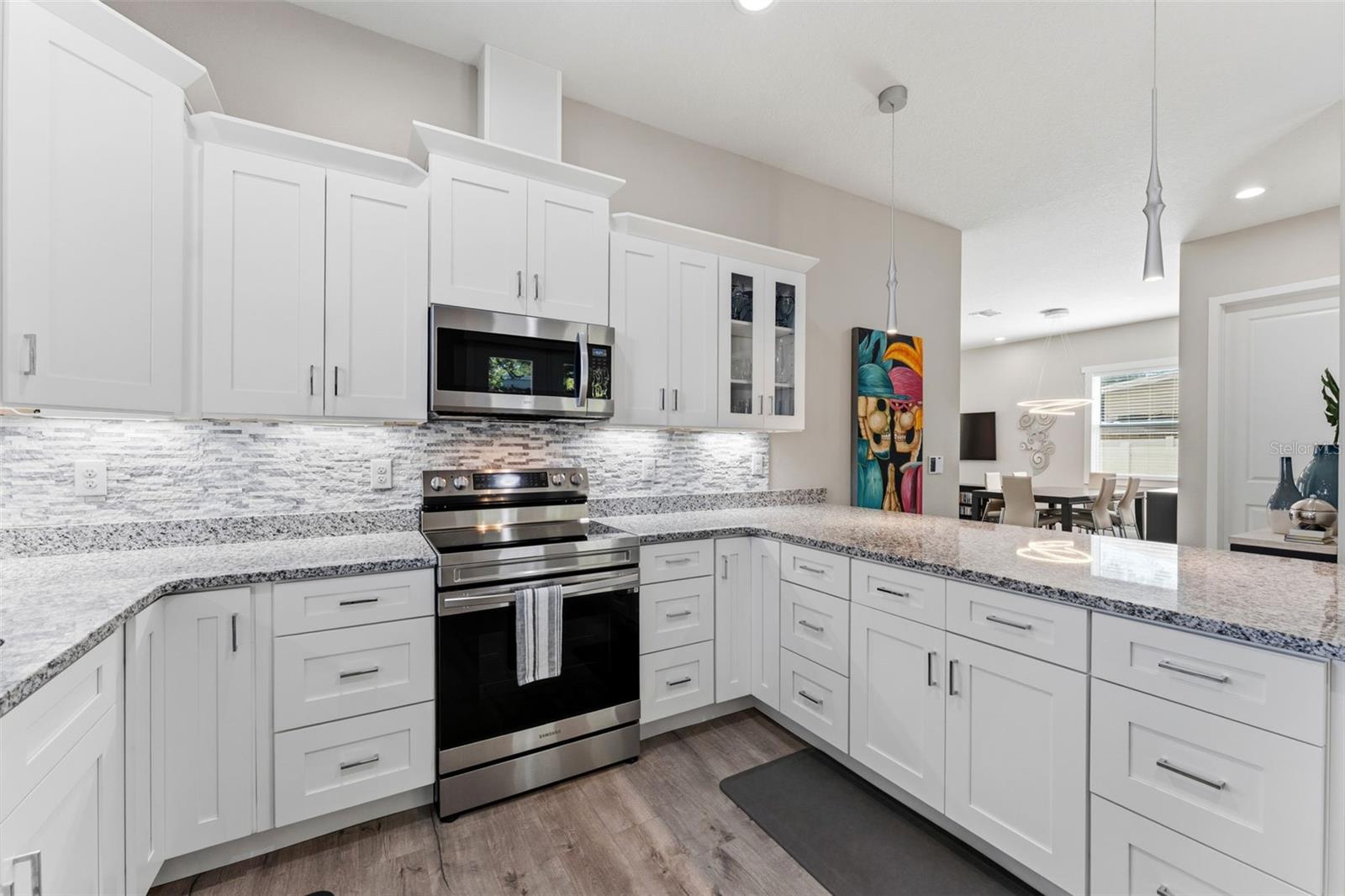 112 W SLIGH AVE — photo 11