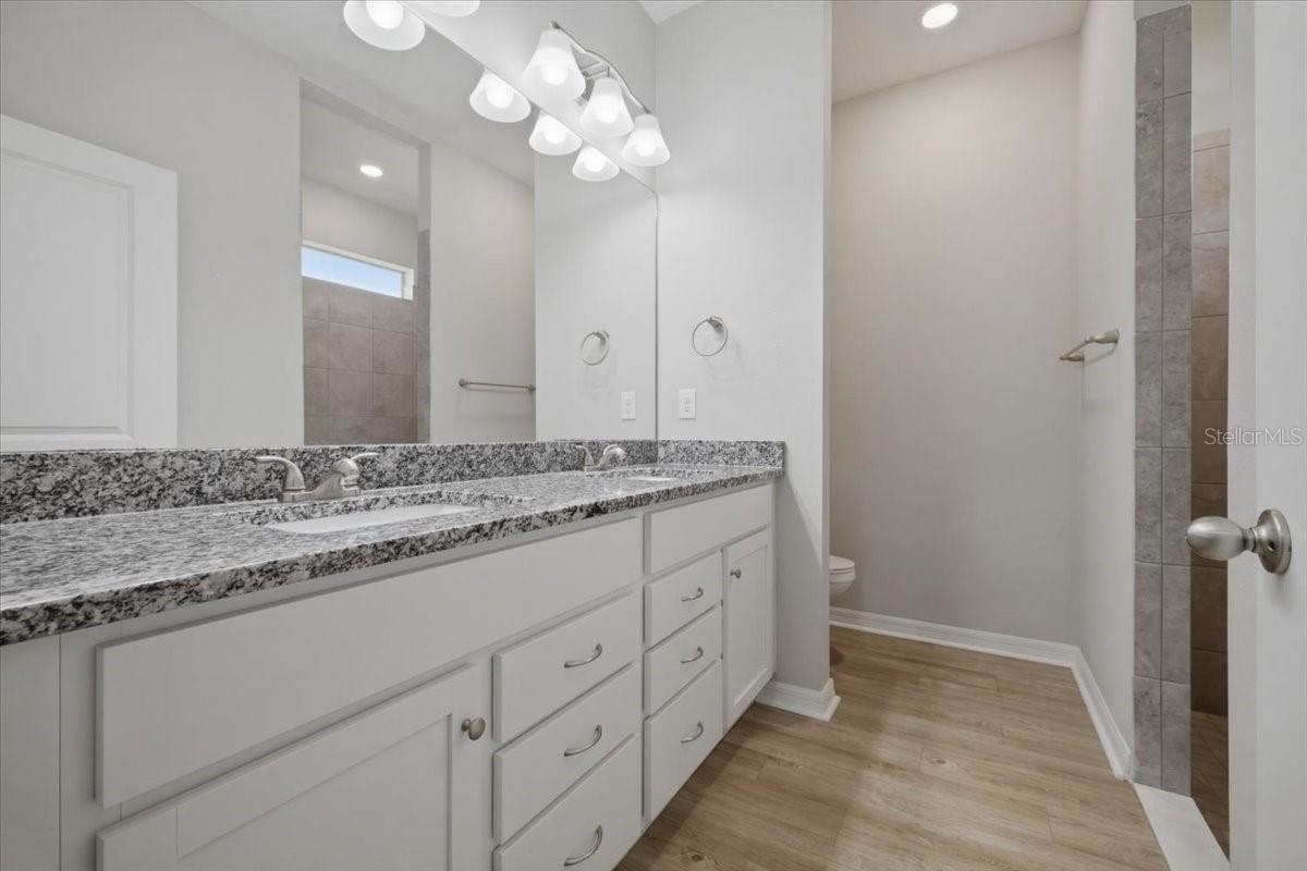 4165 TWINBUSH TER — photo 19