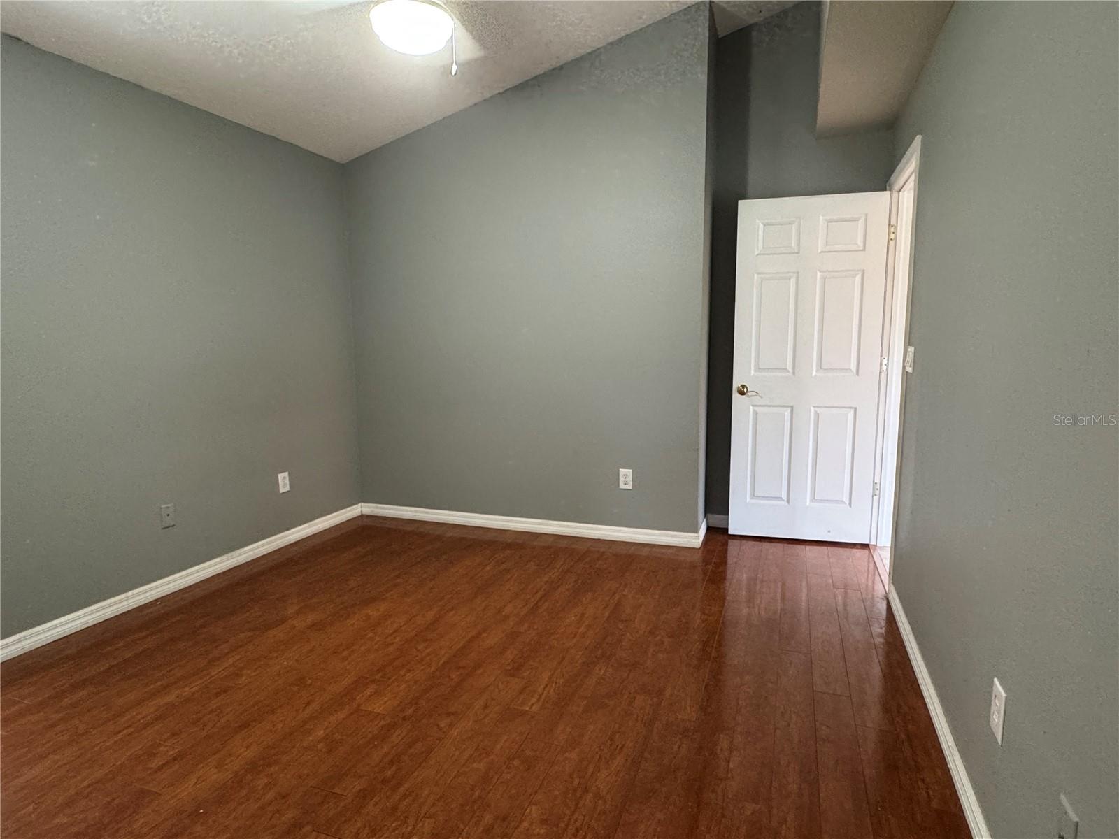10207 QUAILS LANDING AVE — photo 34