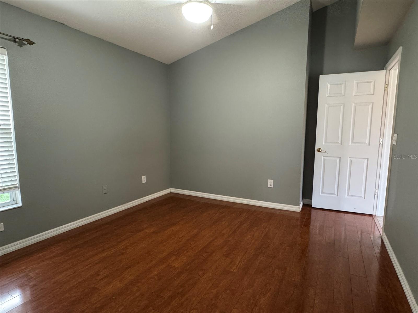10207 QUAILS LANDING AVE — photo 33