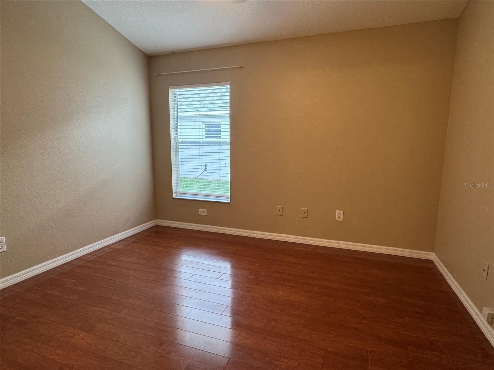10207 QUAILS LANDING AVE — photo 44