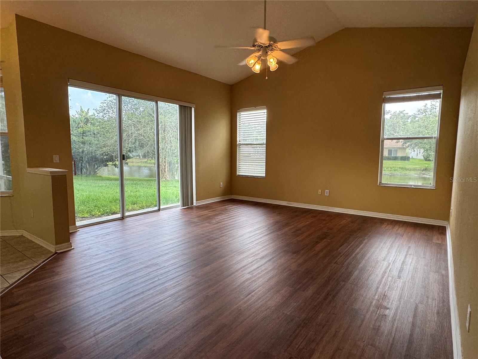 10207 QUAILS LANDING AVE — photo 25