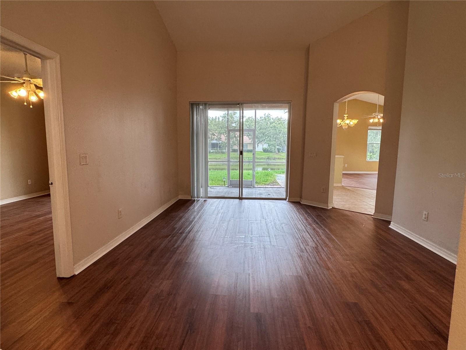 10207 QUAILS LANDING AVE — photo 3