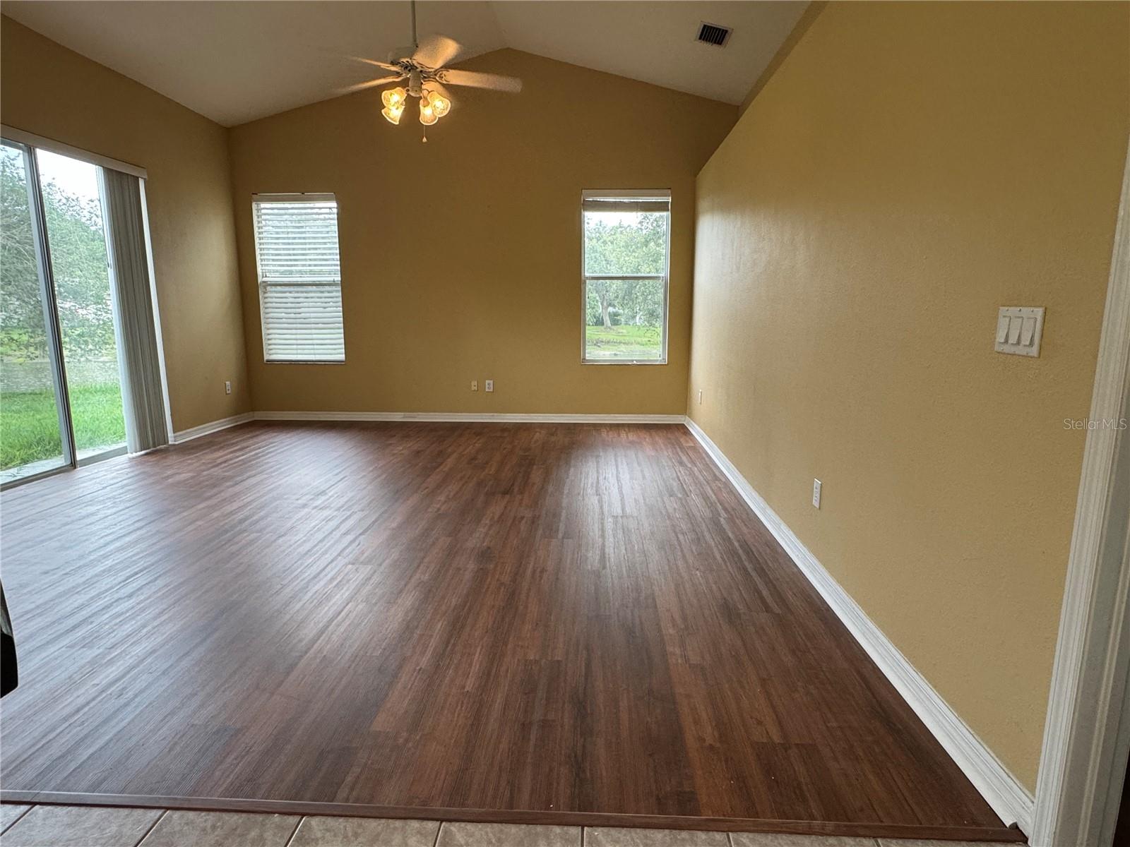 10207 QUAILS LANDING AVE — photo 17