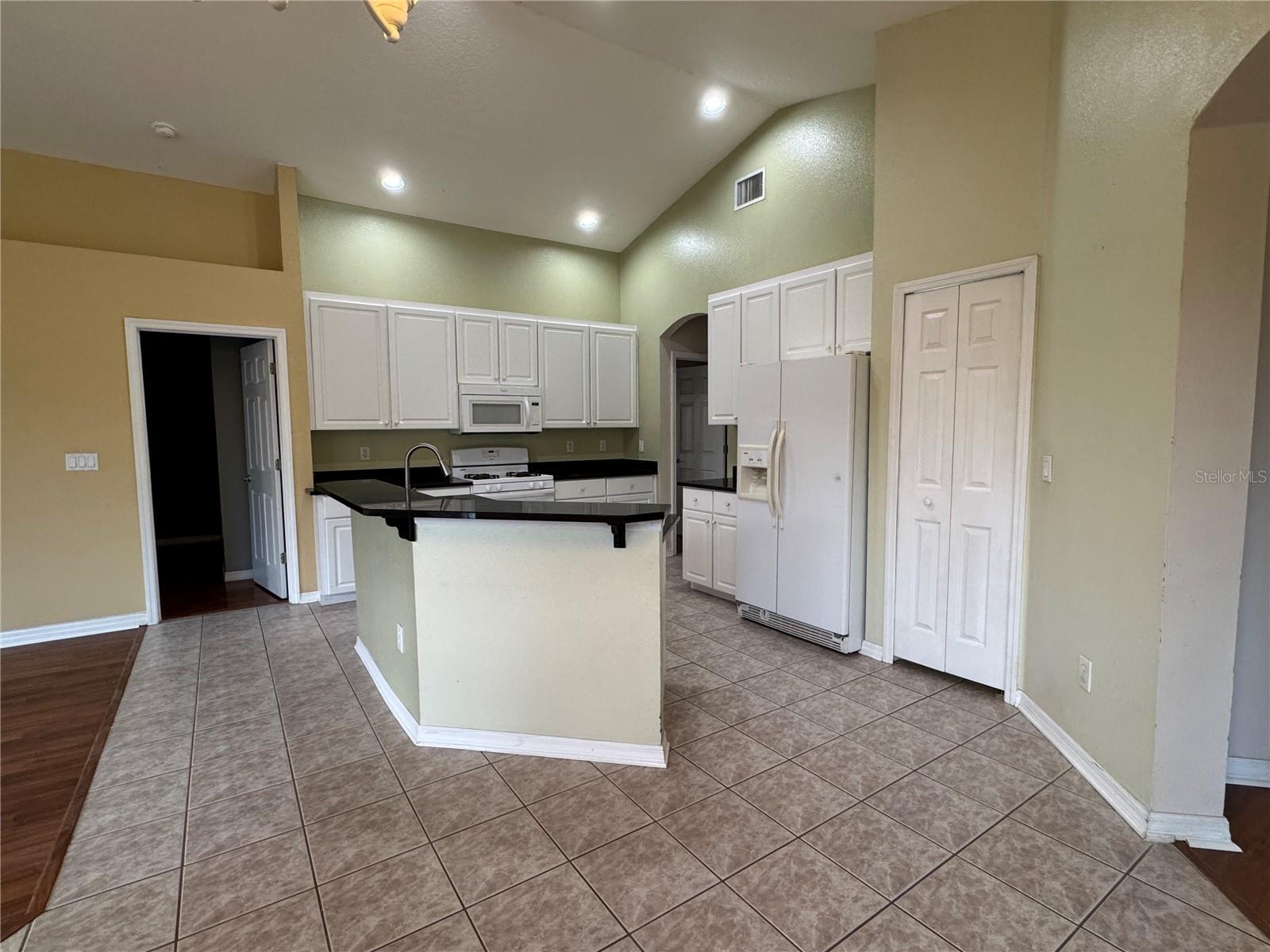 10207 QUAILS LANDING AVE — photo 14