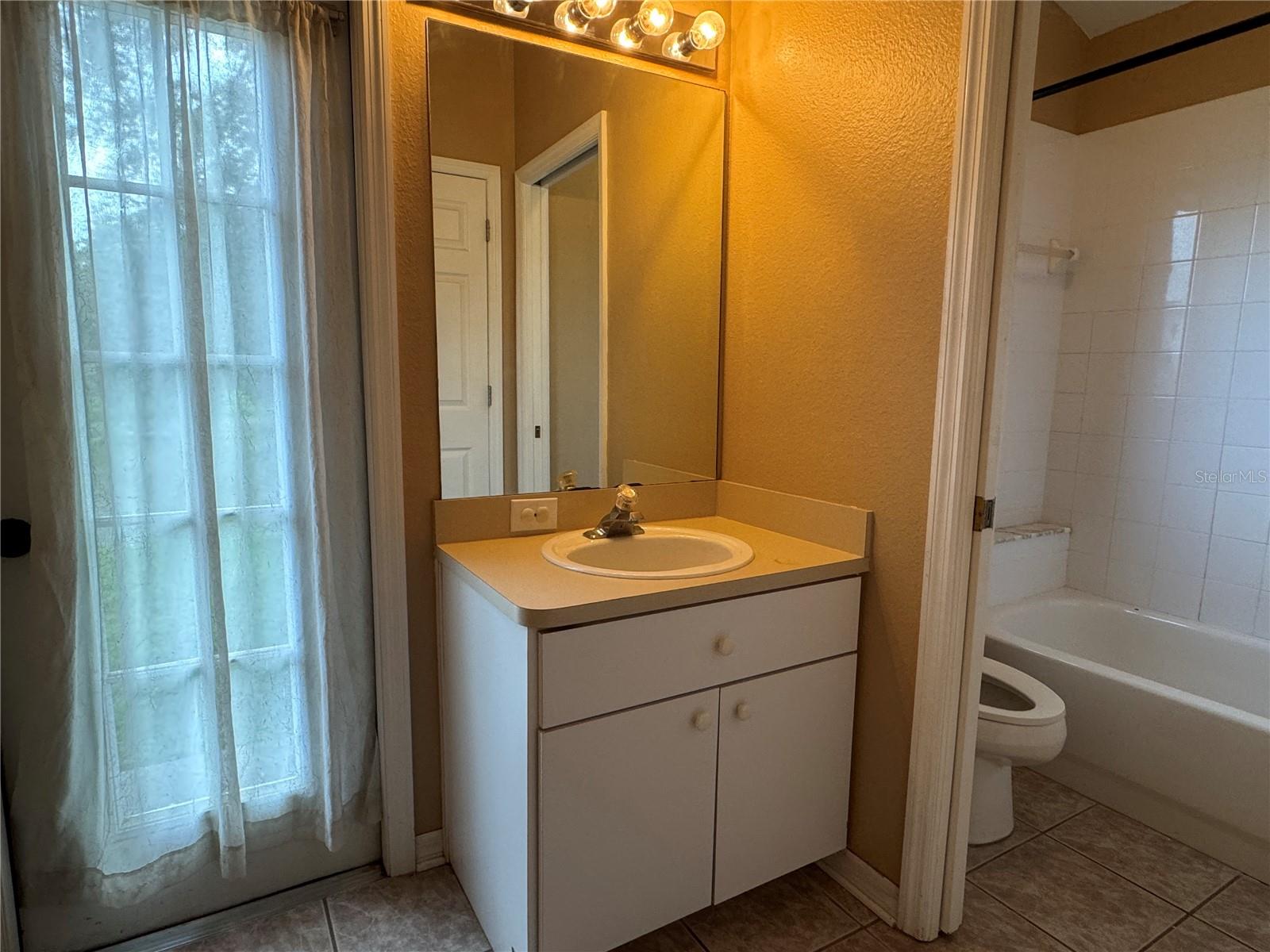 10207 QUAILS LANDING AVE — photo 36