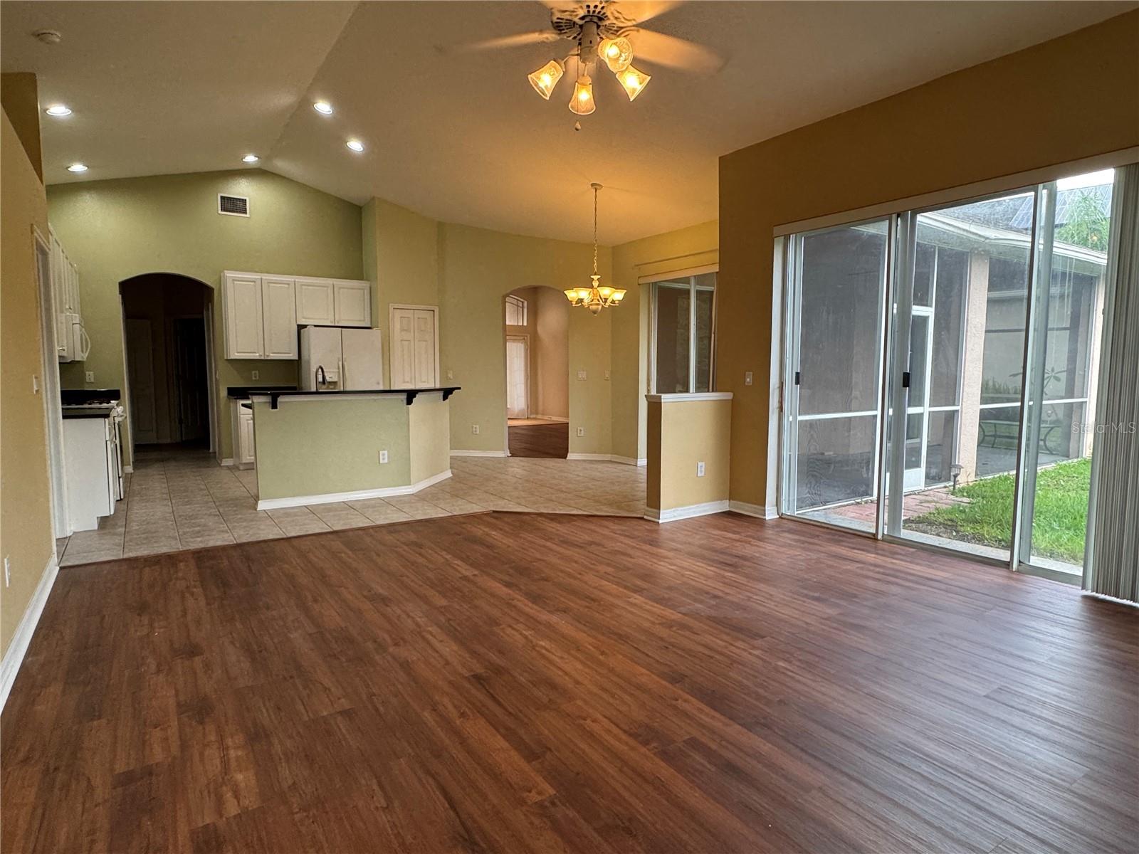 10207 QUAILS LANDING AVE — photo 18